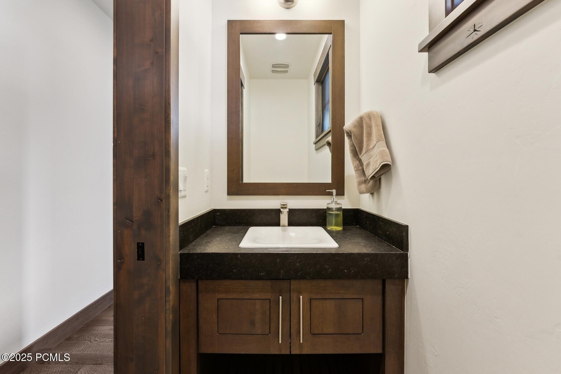 Park City, Utah 84098, United States, 3 Bedrooms Bedrooms, ,3 BathroomsBathrooms,Residential,Pending,80913