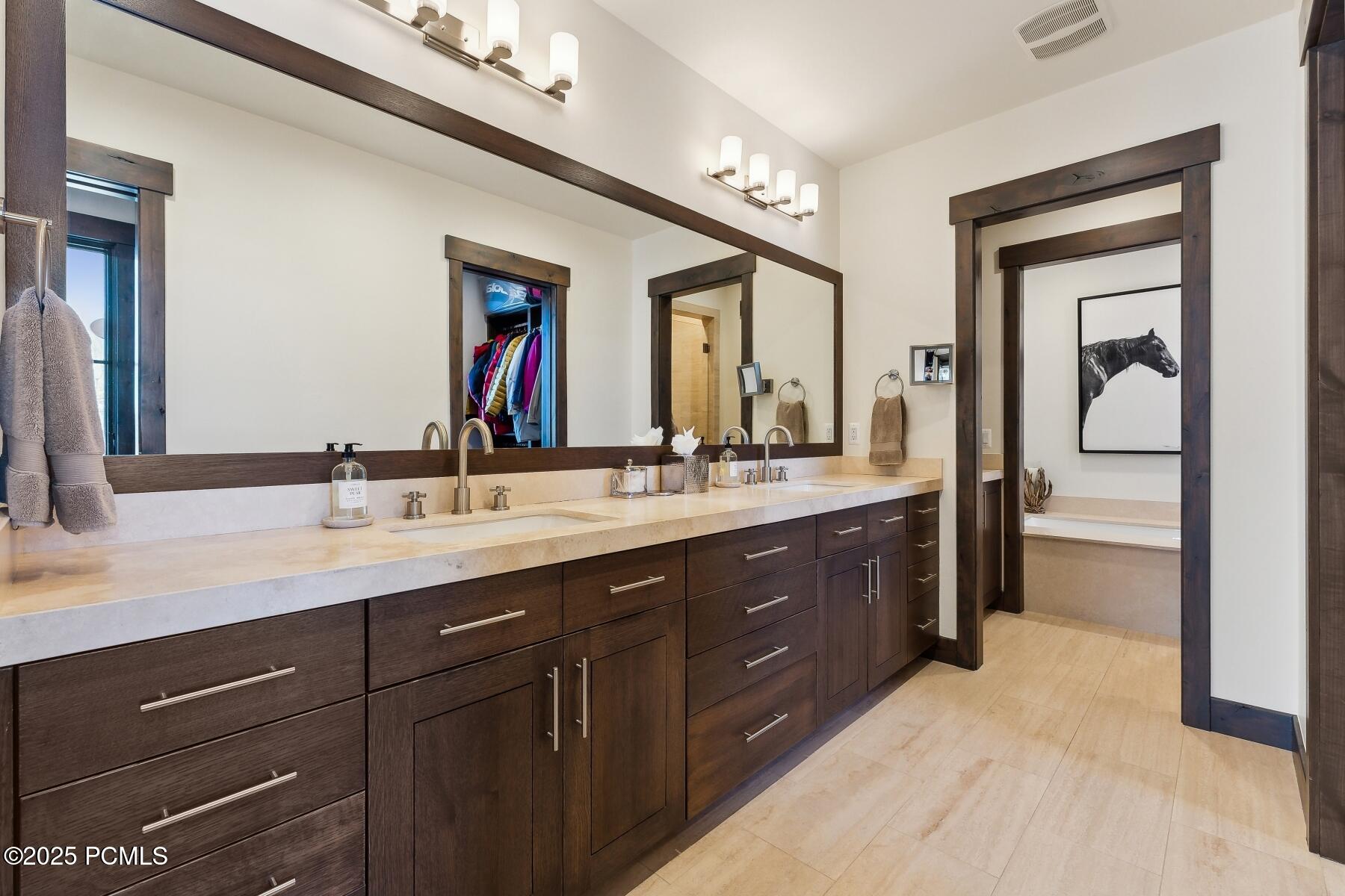 Park City, Utah 84098, United States, 3 Bedrooms Bedrooms, ,3 BathroomsBathrooms,Residential,Pending,80913