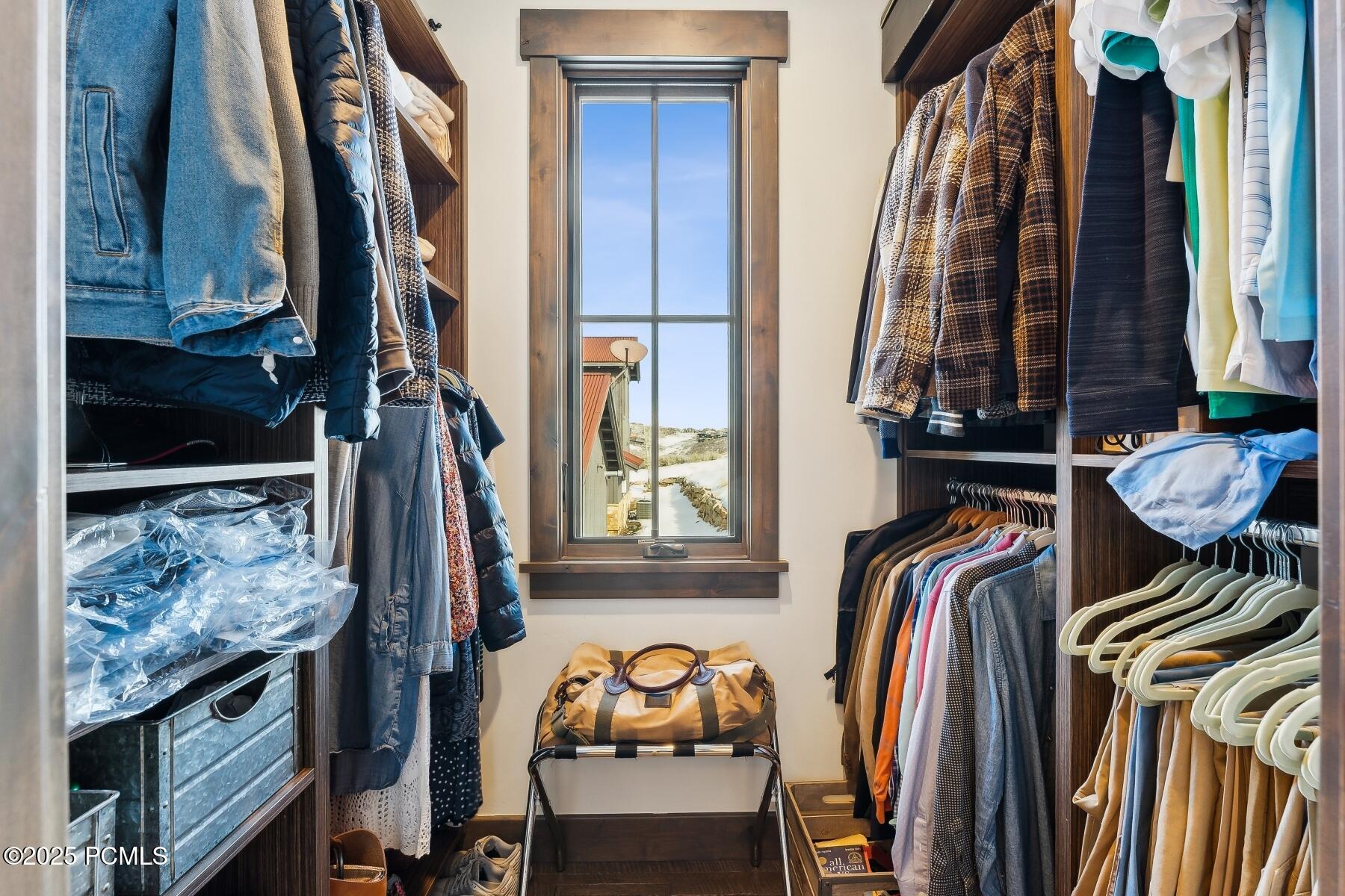 Park City, Utah 84098, United States, 3 Bedrooms Bedrooms, ,3 BathroomsBathrooms,Residential,Pending,80913