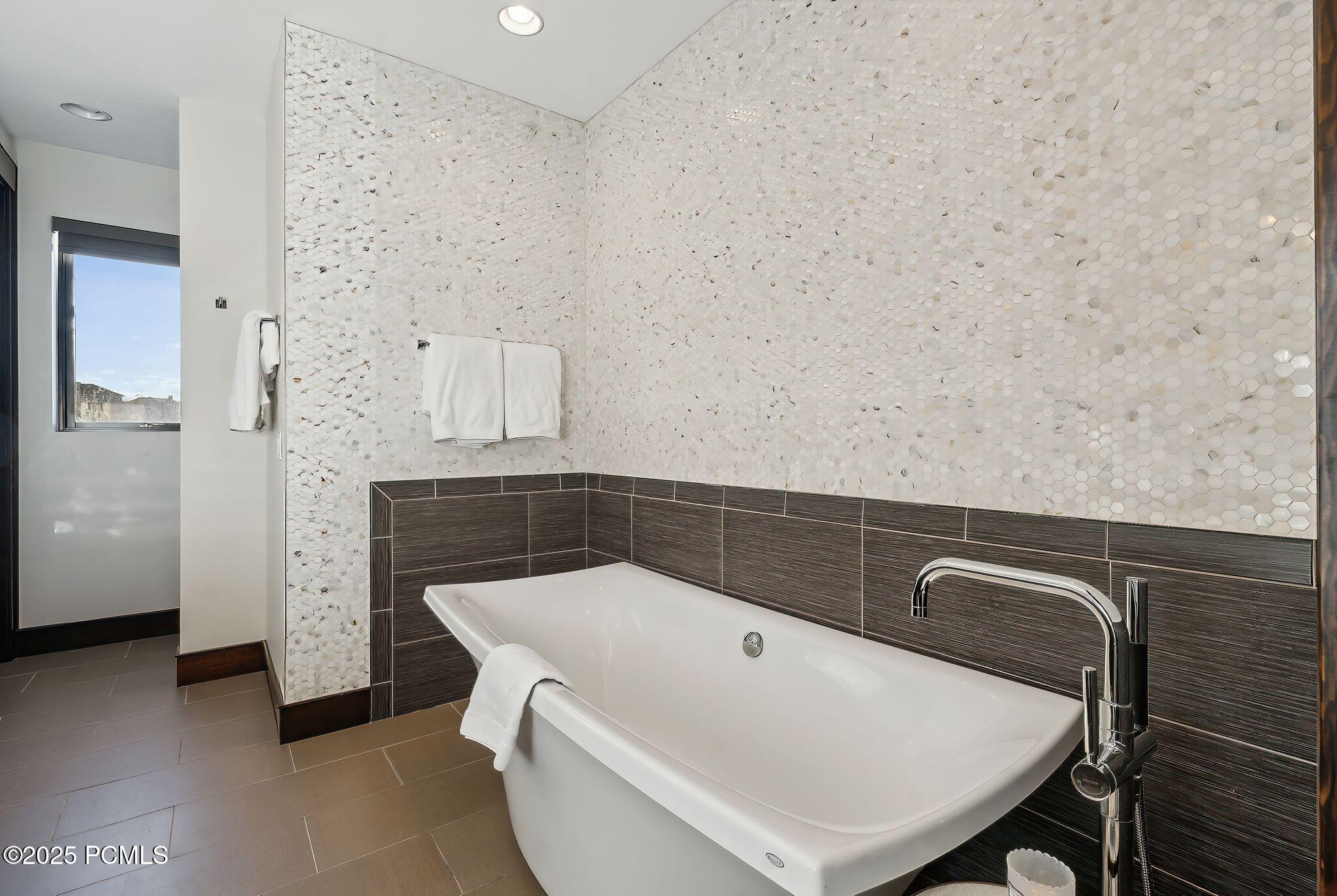 Hideout, Utah 84036, United States, 4 Bedrooms Bedrooms, ,5 BathroomsBathrooms,Residential,Active,14441