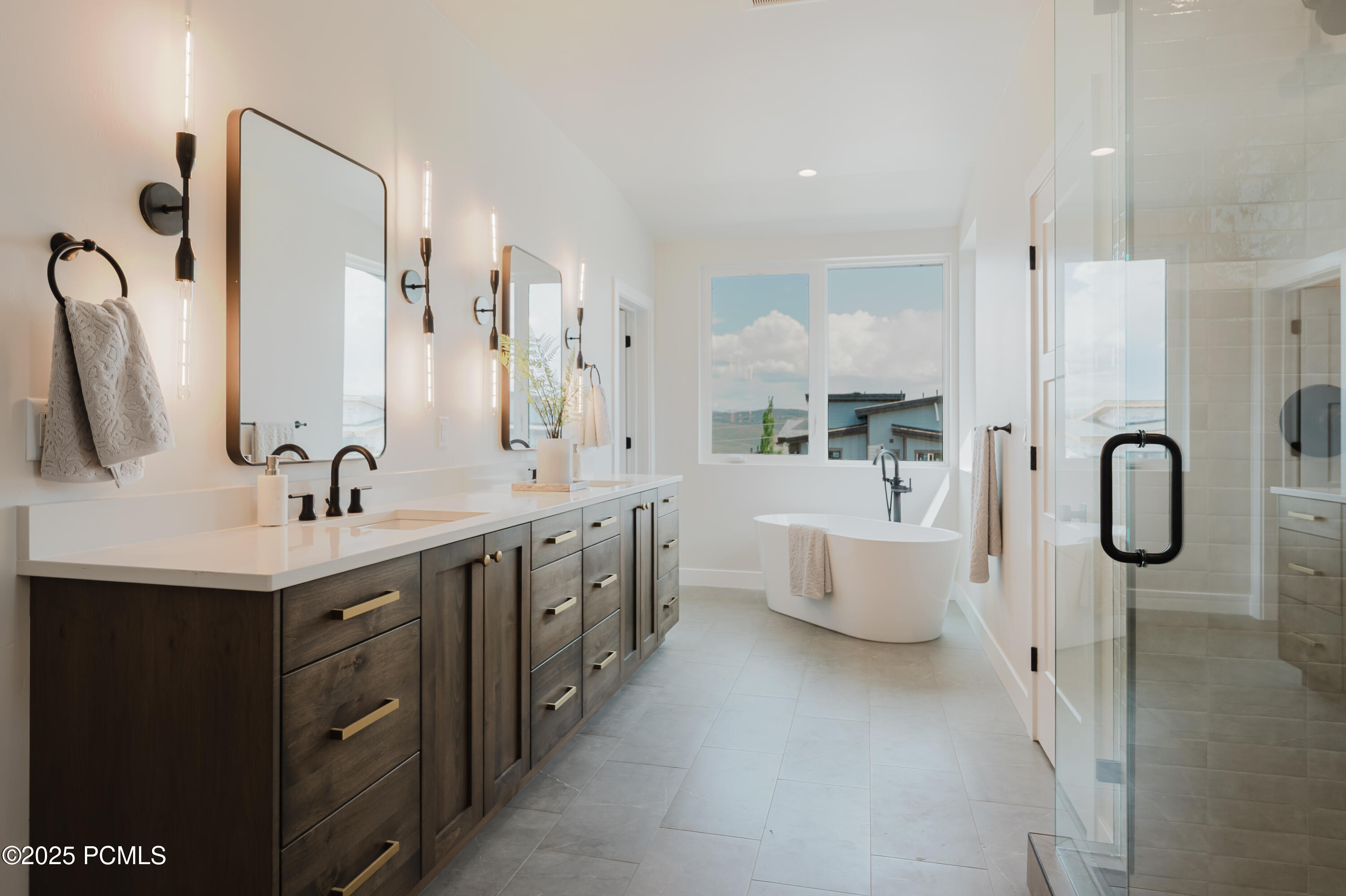 Mayflower Mountain, Utah 84032, United States, 5 Bedrooms Bedrooms, ,7 BathroomsBathrooms,Residential,Pending,58821