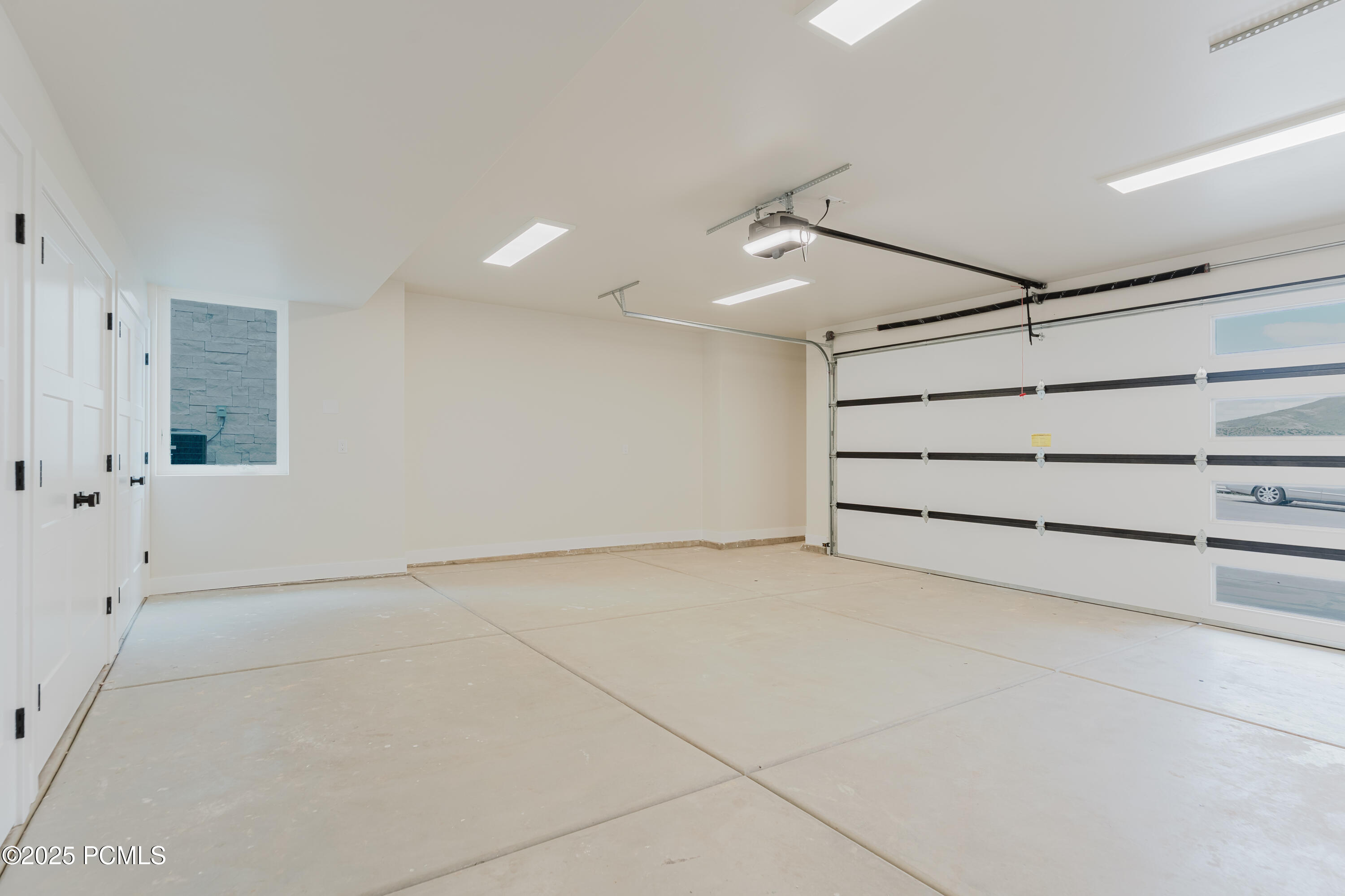 Mayflower Mountain, Utah 84032, United States, 5 Bedrooms Bedrooms, ,7 BathroomsBathrooms,Residential,Pending,58821