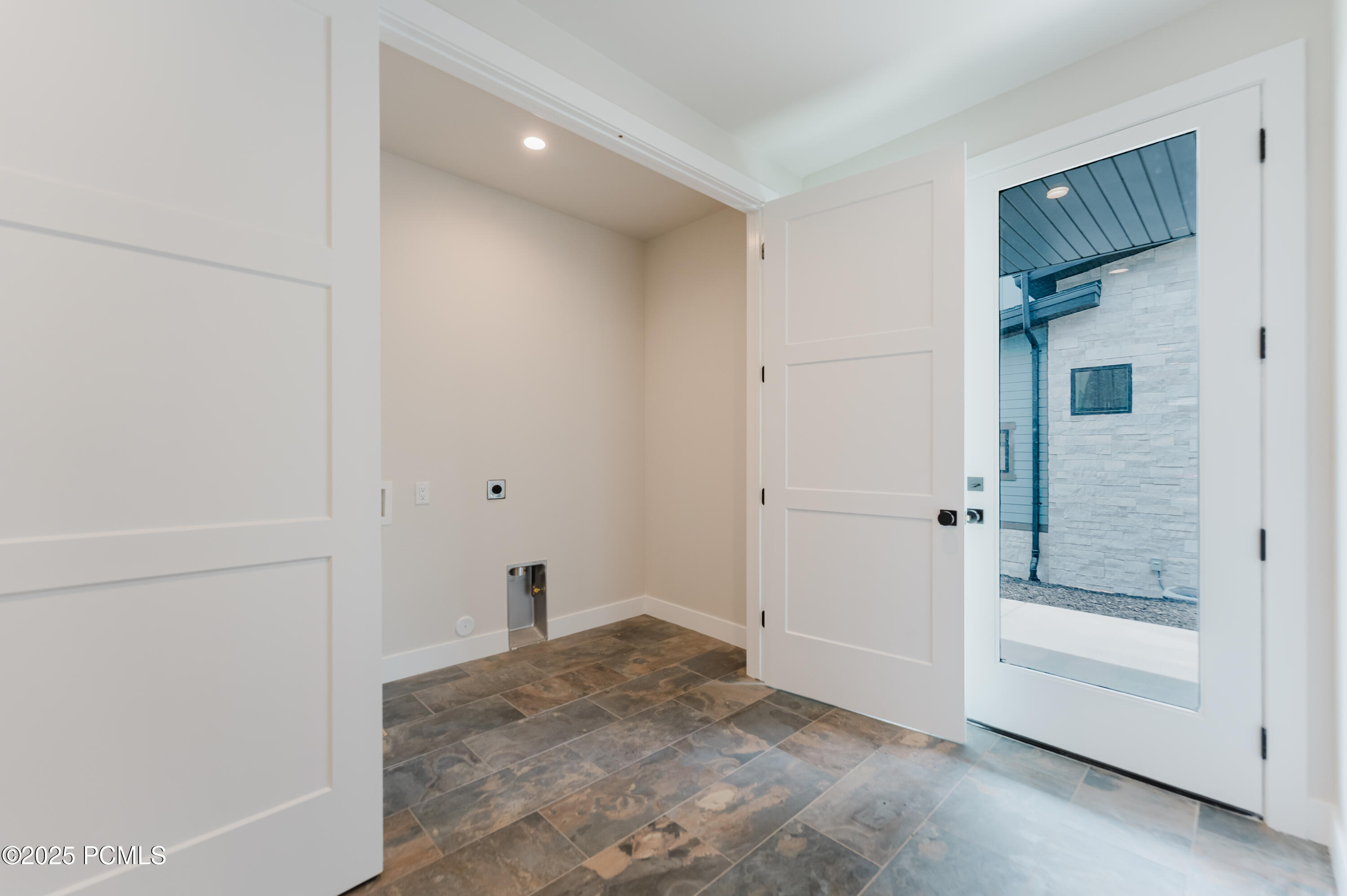 Mayflower Mountain, Utah 84032, United States, 5 Bedrooms Bedrooms, ,7 BathroomsBathrooms,Residential,Pending,58821