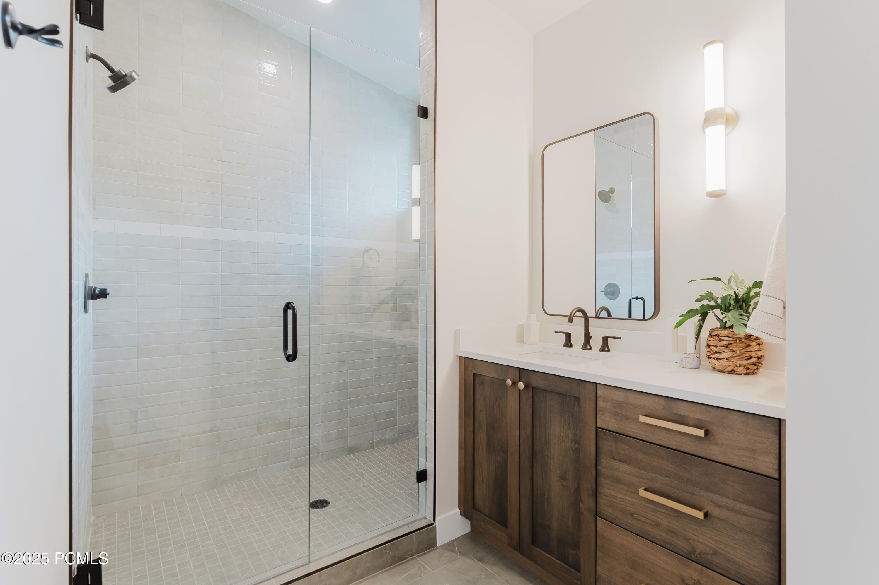 Mayflower Mountain, Utah 84032, United States, 5 Bedrooms Bedrooms, ,7 BathroomsBathrooms,Residential,Pending,58821