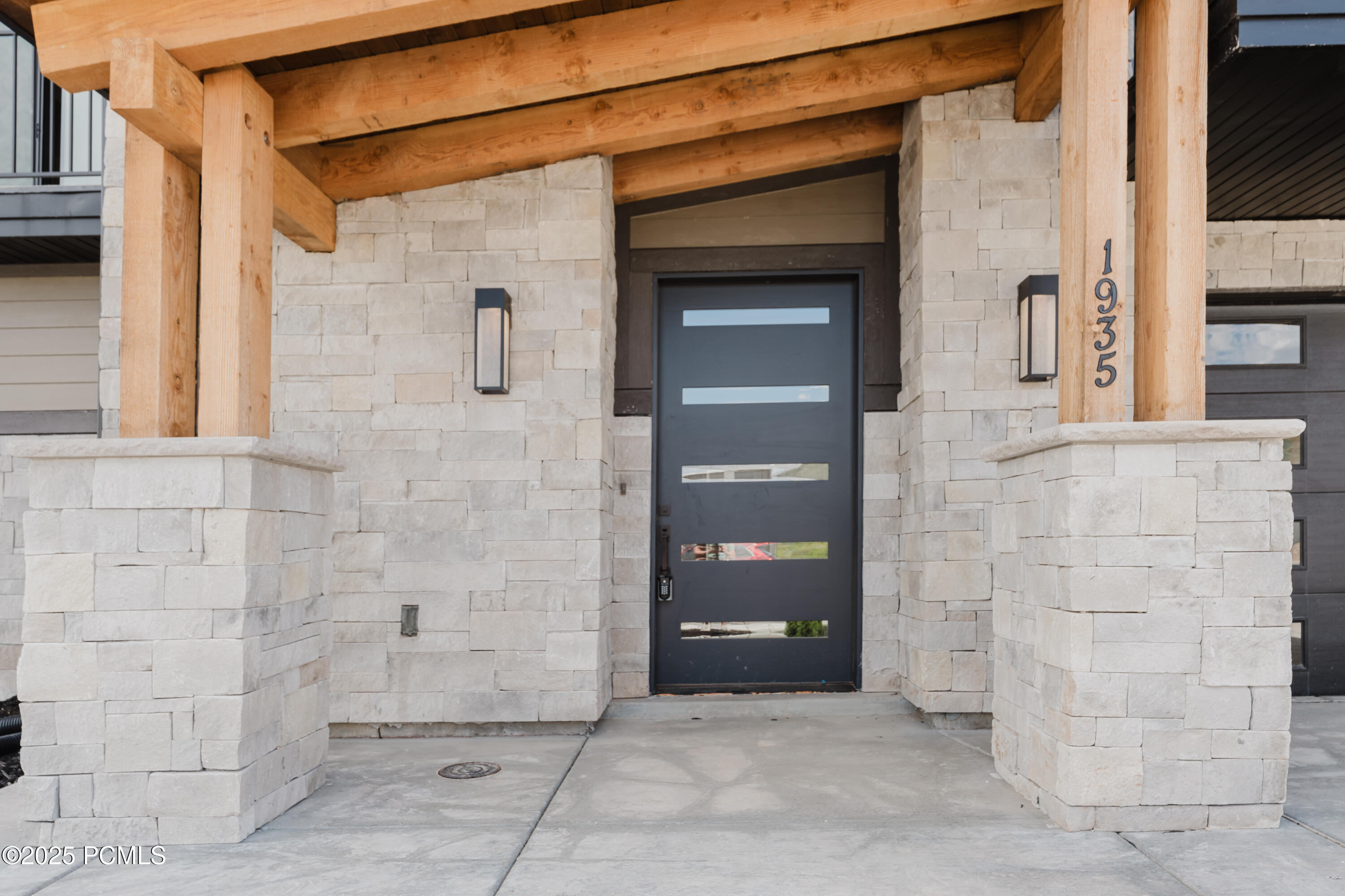 Mayflower Mountain, Utah 84032, United States, 5 Bedrooms Bedrooms, ,7 BathroomsBathrooms,Residential,Pending,58821