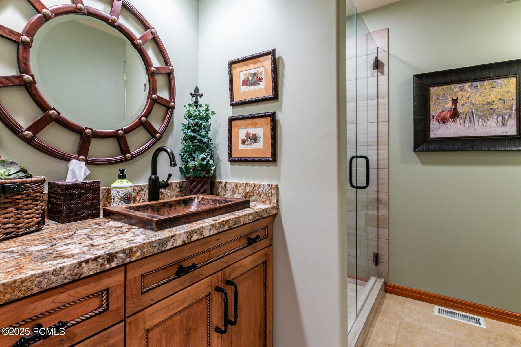 Park City, Utah 84060, United States, 2 Bedrooms Bedrooms, ,3 BathroomsBathrooms,Residential,Active,256988