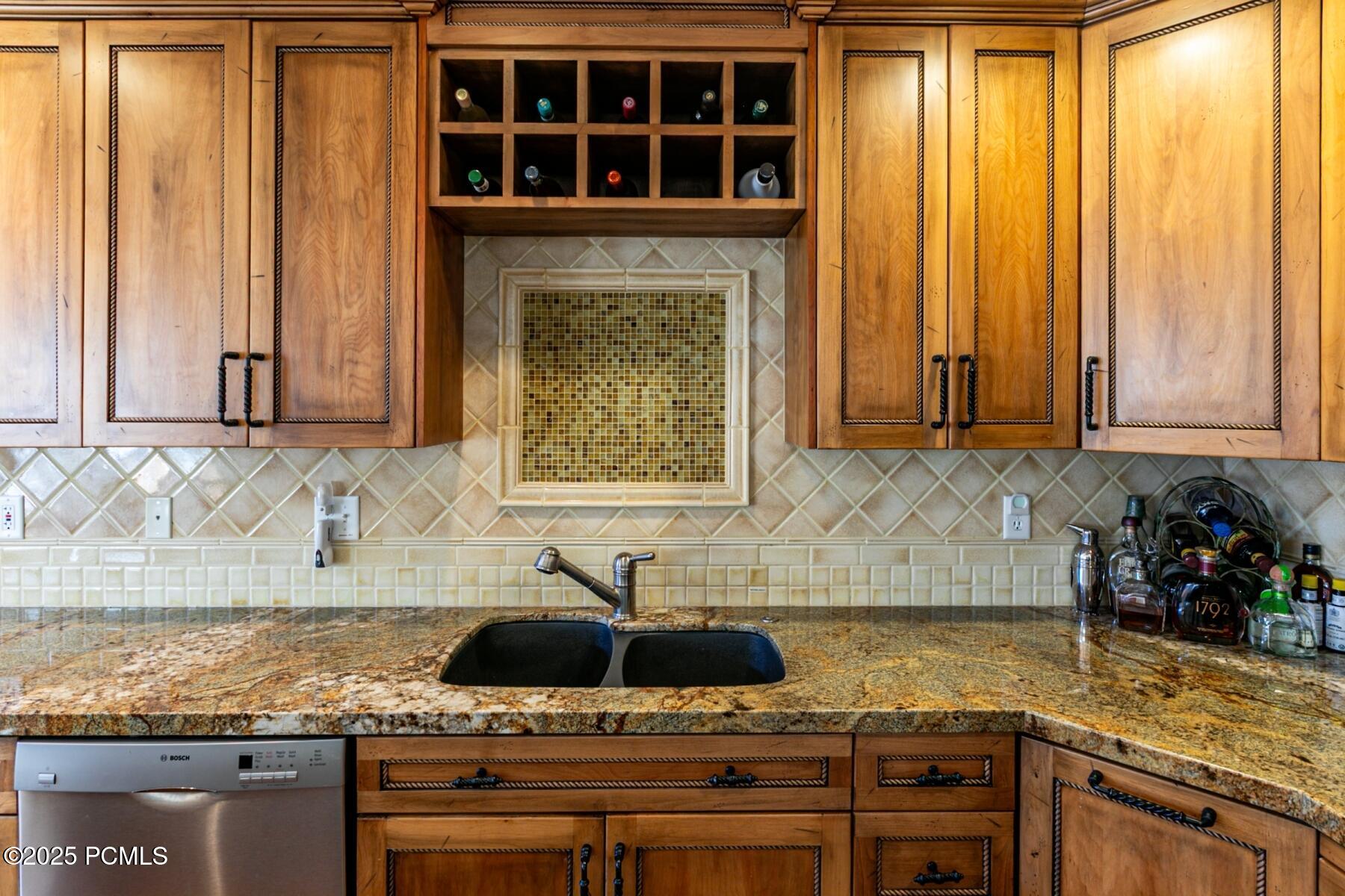 Park City, Utah 84060, United States, 2 Bedrooms Bedrooms, ,3 BathroomsBathrooms,Residential,Active,256988