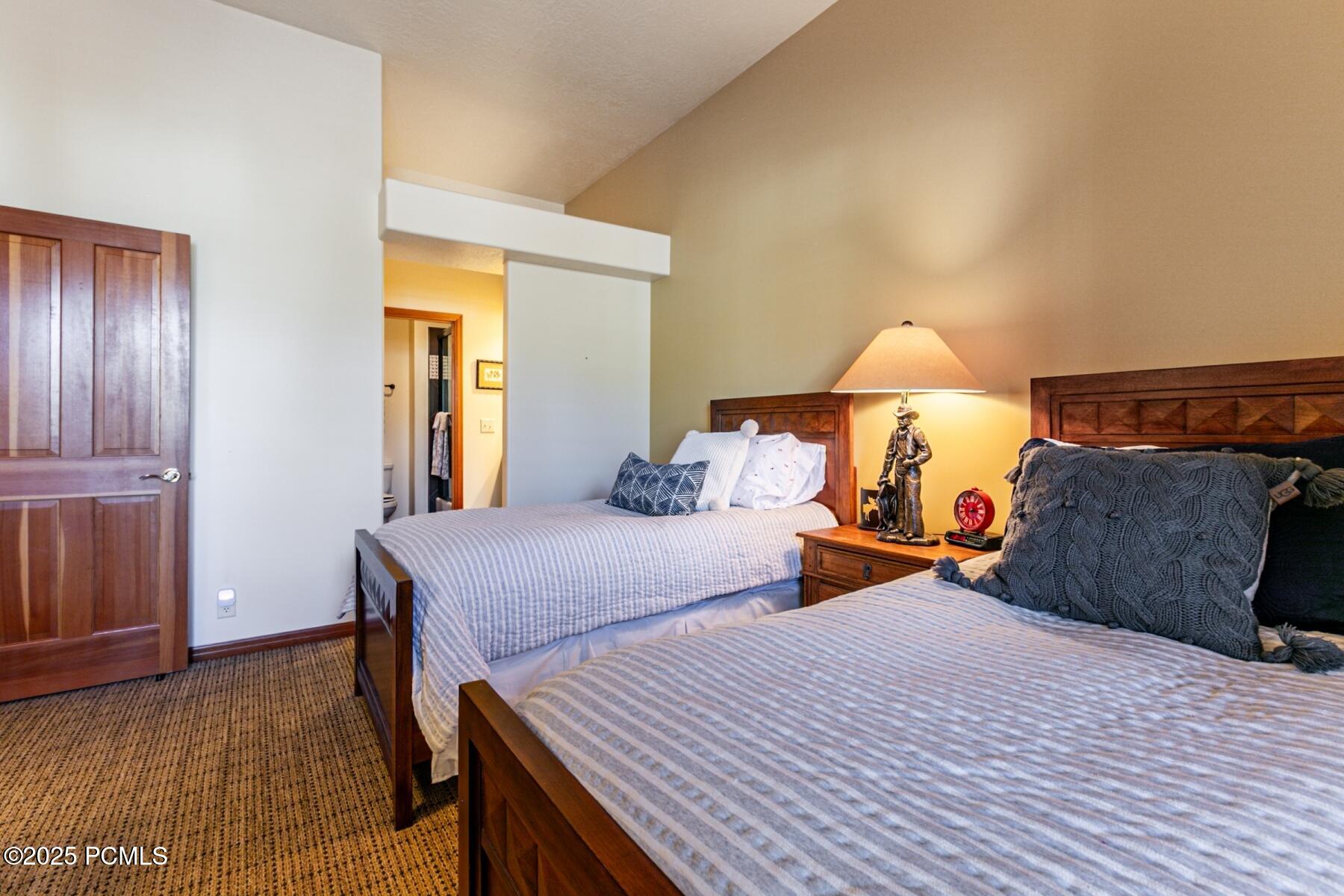 Park City, Utah 84060, United States, 2 Bedrooms Bedrooms, ,3 BathroomsBathrooms,Residential,Active,256988