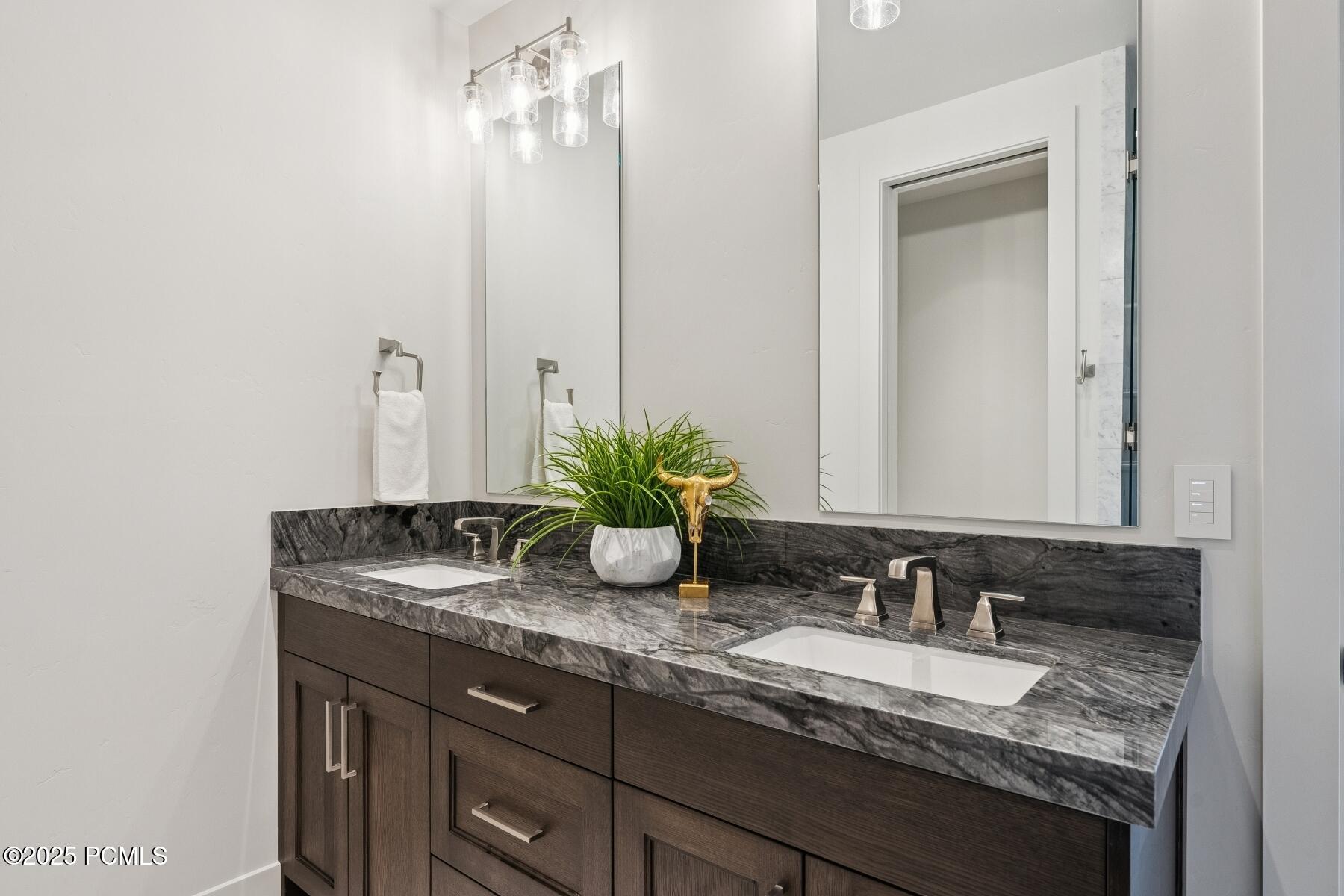 Park City, Utah 84098, United States, 4 Bedrooms Bedrooms, ,6 BathroomsBathrooms,Residential,Active,2567