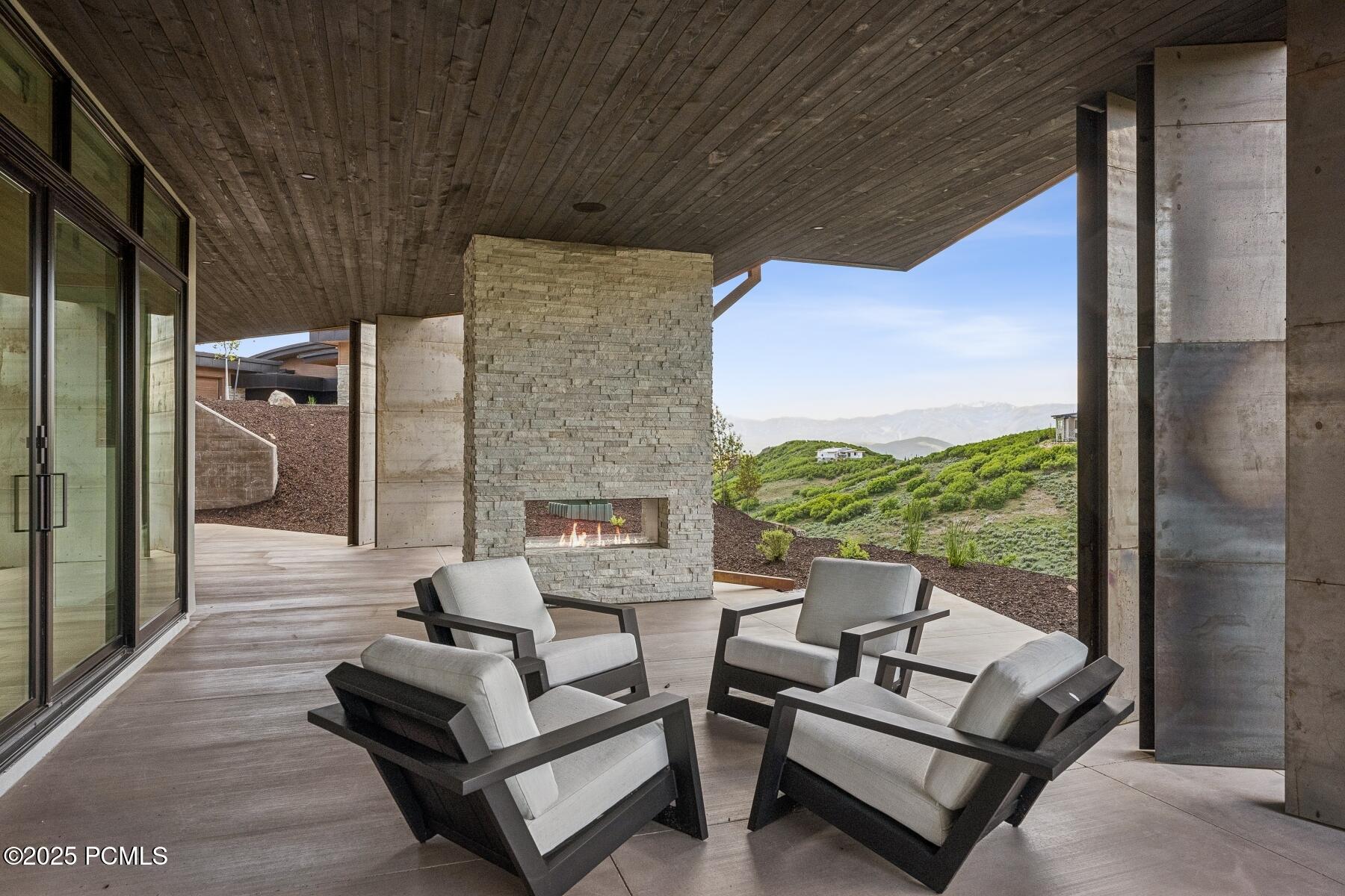 Park City, Utah 84098, United States, 4 Bedrooms Bedrooms, ,6 BathroomsBathrooms,Residential,Active,2567