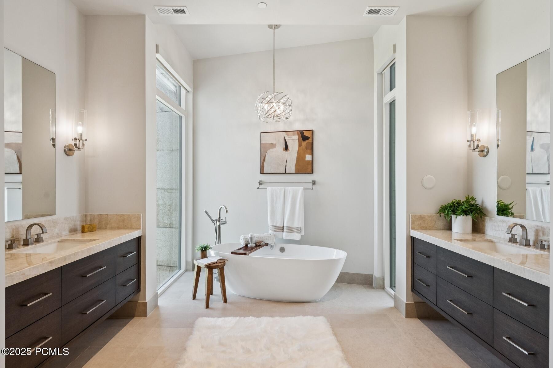 Park City, Utah 84098, United States, 4 Bedrooms Bedrooms, ,6 BathroomsBathrooms,Residential,Active,2567