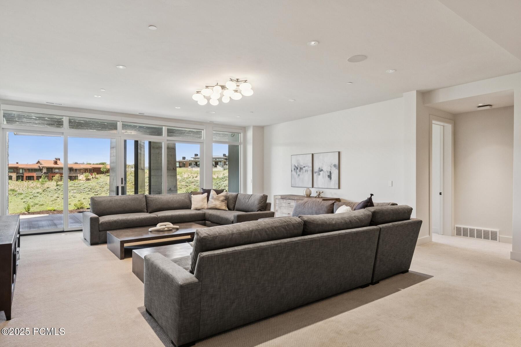 Park City, Utah 84098, United States, 4 Bedrooms Bedrooms, ,6 BathroomsBathrooms,Residential,Active,2567