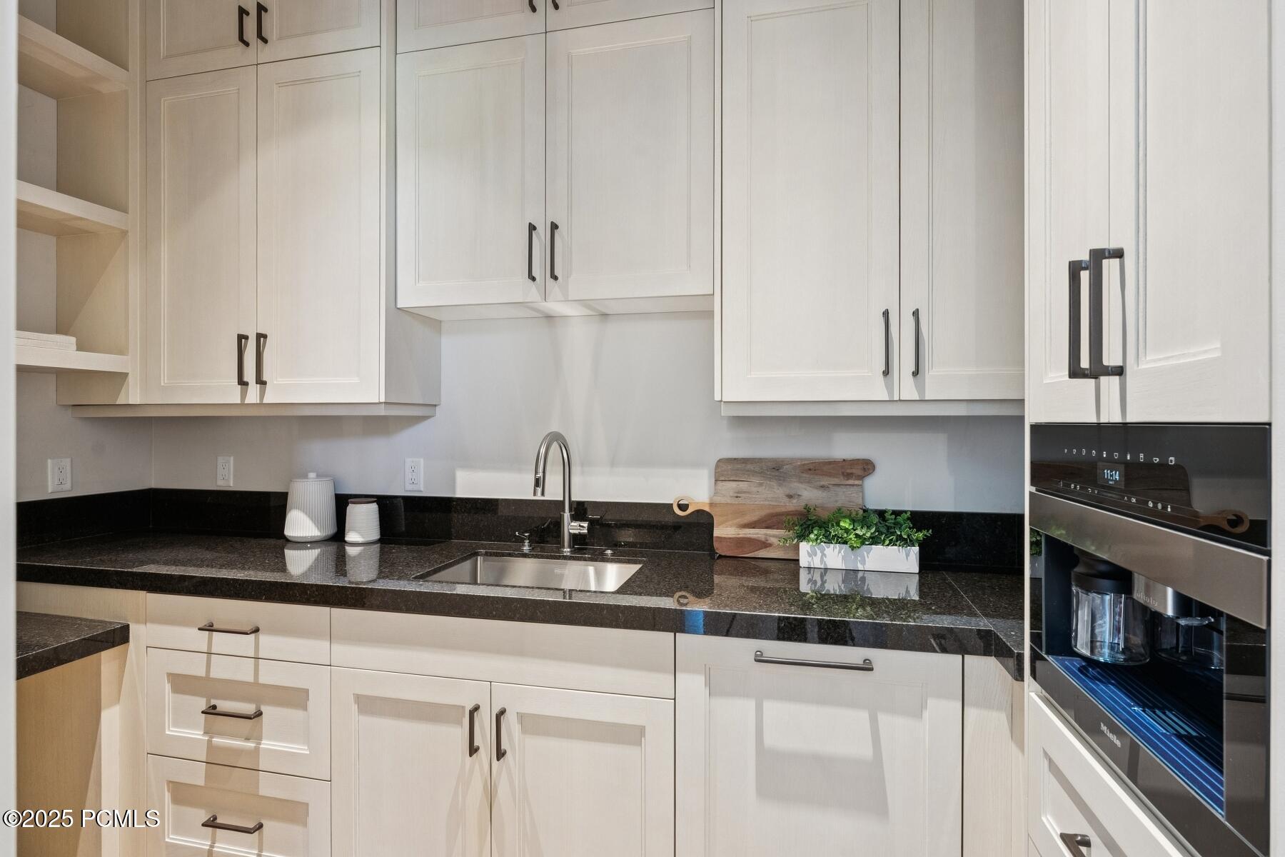 Park City, Utah 84098, United States, 4 Bedrooms Bedrooms, ,6 BathroomsBathrooms,Residential,Active,2567