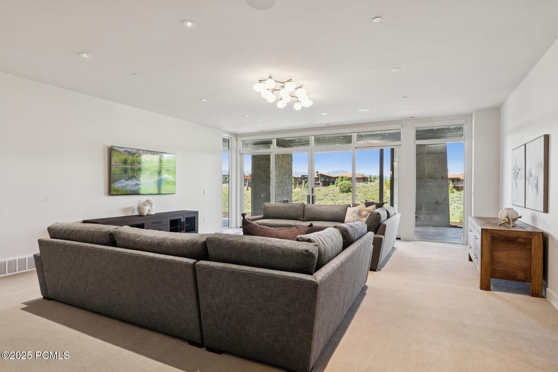 Park City, Utah 84098, United States, 4 Bedrooms Bedrooms, ,6 BathroomsBathrooms,Residential,Active,2567