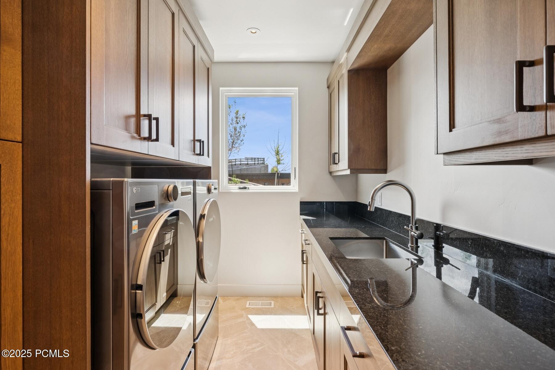 Park City, Utah 84098, United States, 4 Bedrooms Bedrooms, ,6 BathroomsBathrooms,Residential,Active,2567