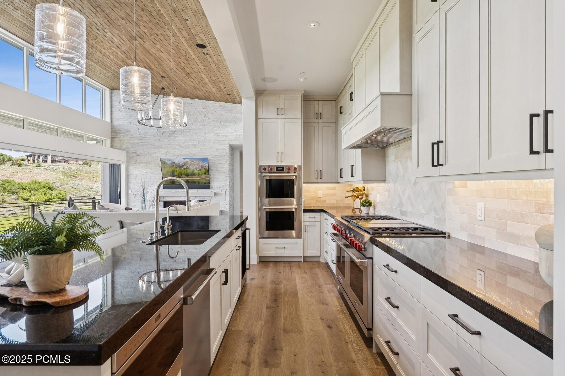 Park City, Utah 84098, United States, 4 Bedrooms Bedrooms, ,6 BathroomsBathrooms,Residential,Active,2567