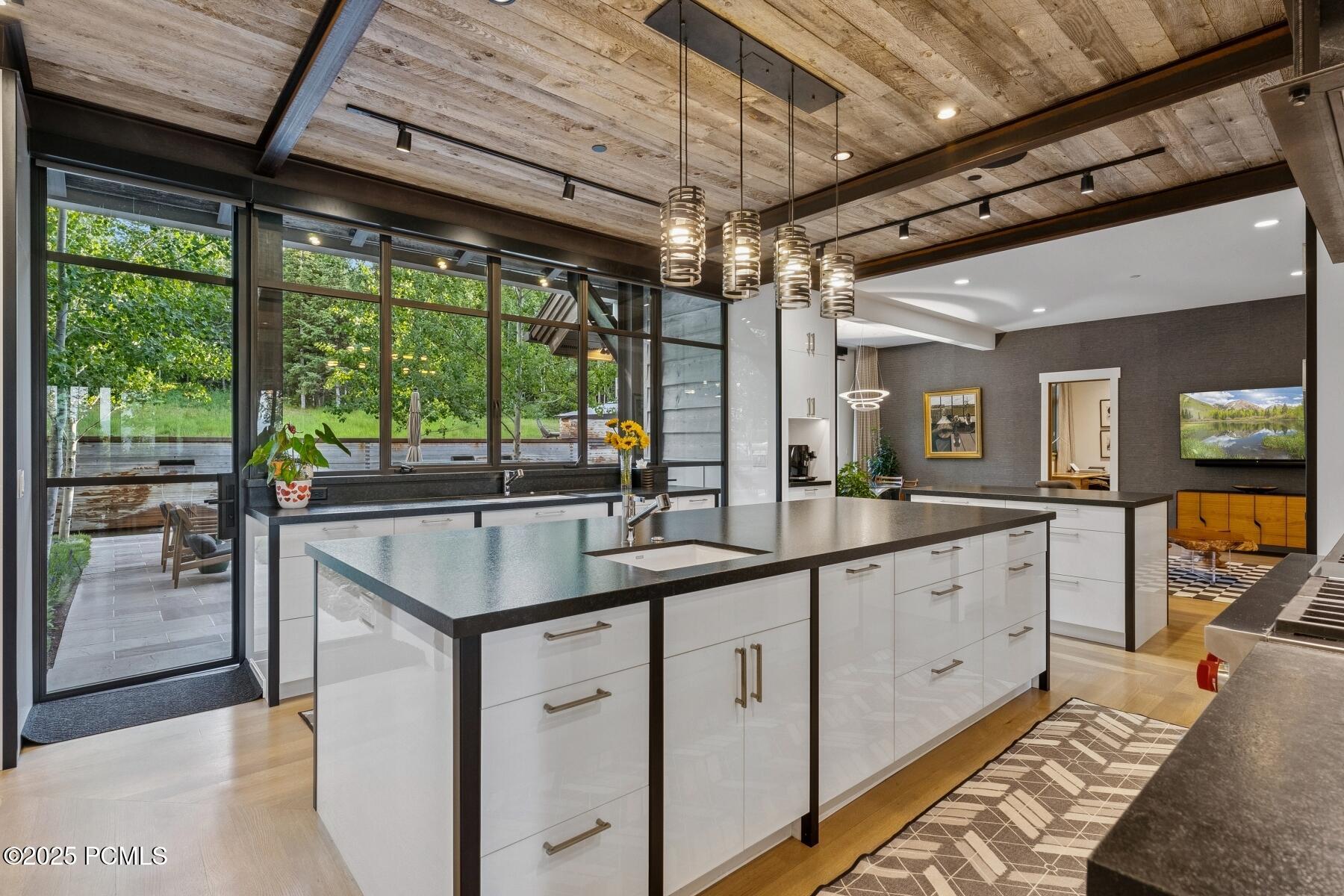 Park City, Utah 84060, United States, 6 Bedrooms Bedrooms, ,8 BathroomsBathrooms,Residential,Active,164259