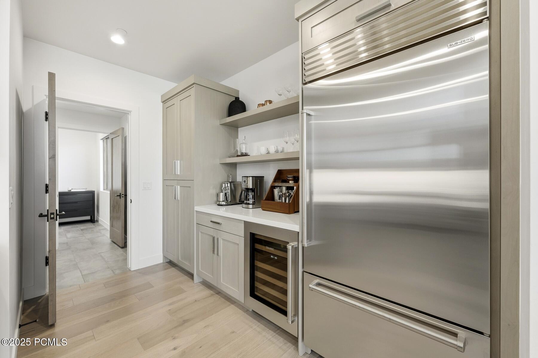 Park City, Utah 84098, United States, 3 Bedrooms Bedrooms, ,4 BathroomsBathrooms,Residential,Active,254374