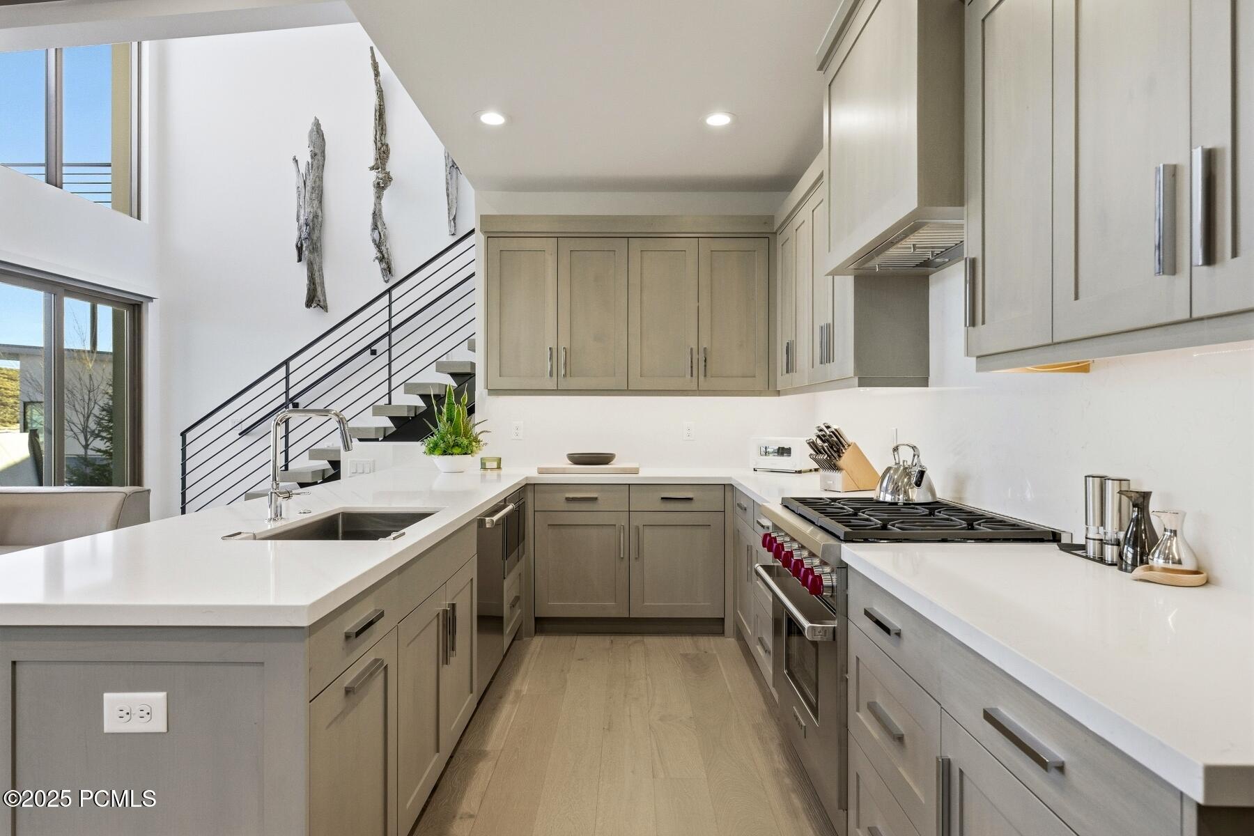 Park City, Utah 84098, United States, 3 Bedrooms Bedrooms, ,4 BathroomsBathrooms,Residential,Active,254374