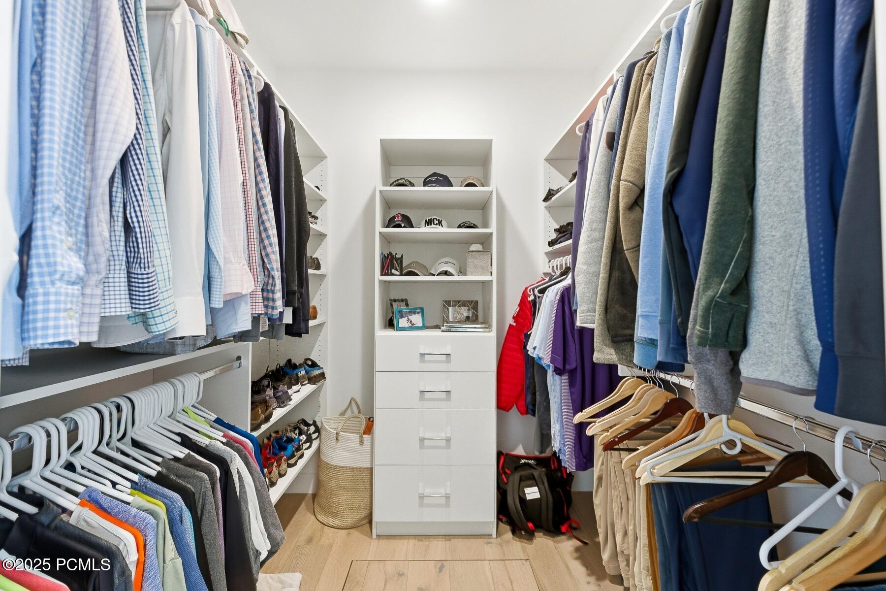 Park City, Utah 84098, United States, 3 Bedrooms Bedrooms, ,4 BathroomsBathrooms,Residential,Active,254374