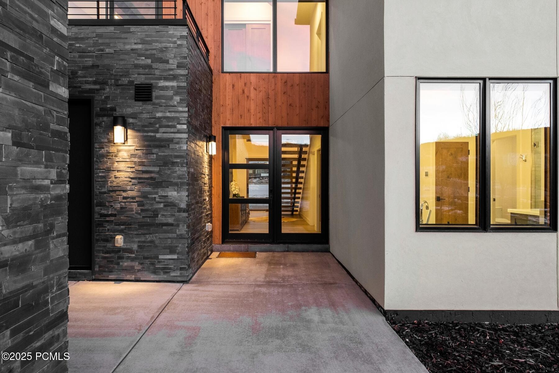 Park City, Utah 84098, United States, 3 Bedrooms Bedrooms, ,4 BathroomsBathrooms,Residential,Active,254374