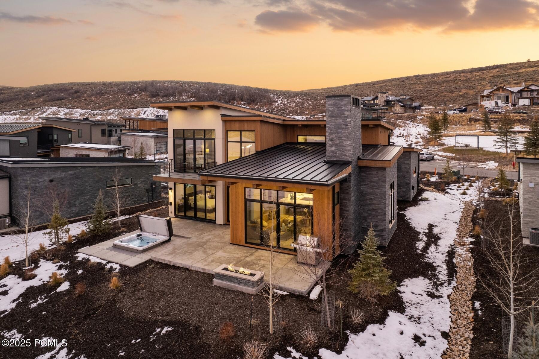 Park City, Utah 84098, United States, 3 Bedrooms Bedrooms, ,4 BathroomsBathrooms,Residential,Active,254374