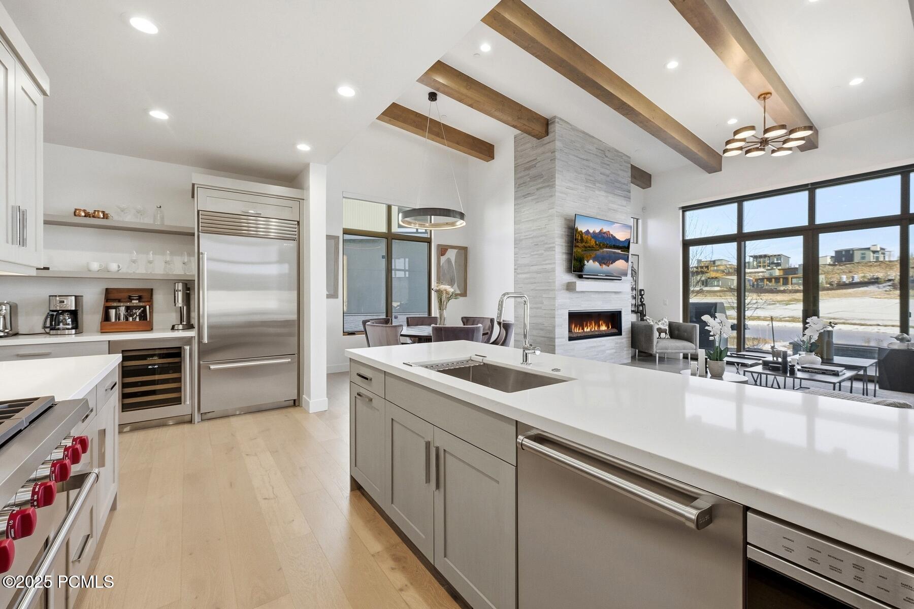 Park City, Utah 84098, United States, 3 Bedrooms Bedrooms, ,4 BathroomsBathrooms,Residential,Active,254374