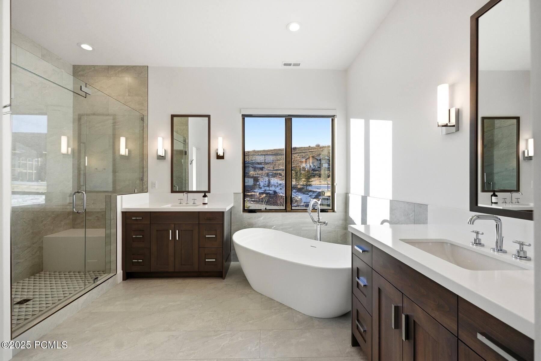 Park City, Utah 84098, United States, 3 Bedrooms Bedrooms, ,4 BathroomsBathrooms,Residential,Active,254374