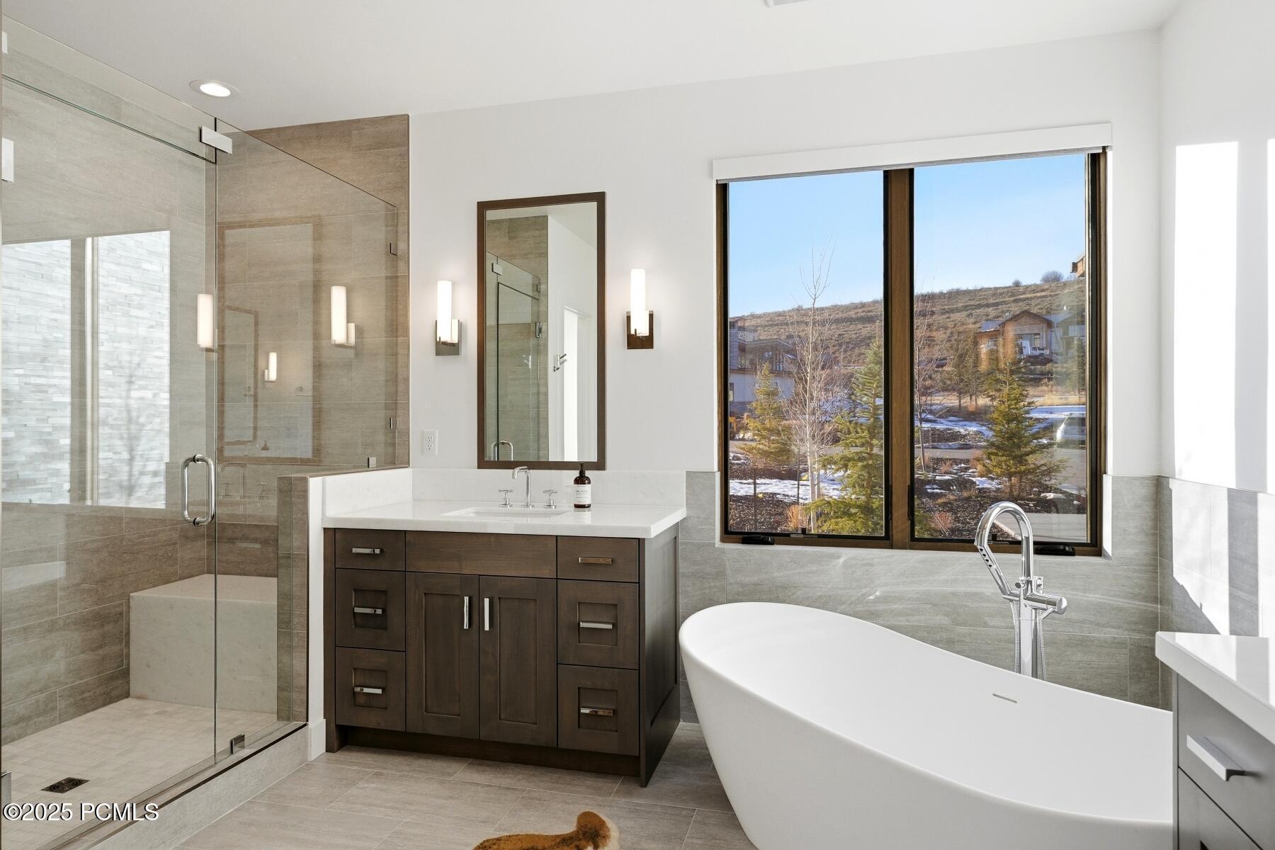 Park City, Utah 84098, United States, 3 Bedrooms Bedrooms, ,4 BathroomsBathrooms,Residential,Active,254374