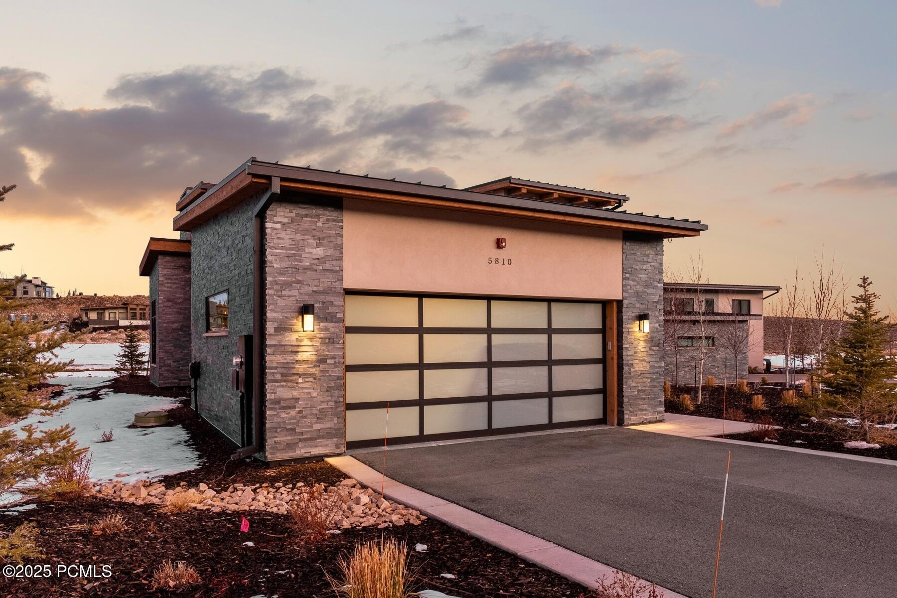 Park City, Utah 84098, United States, 3 Bedrooms Bedrooms, ,4 BathroomsBathrooms,Residential,Active,254374