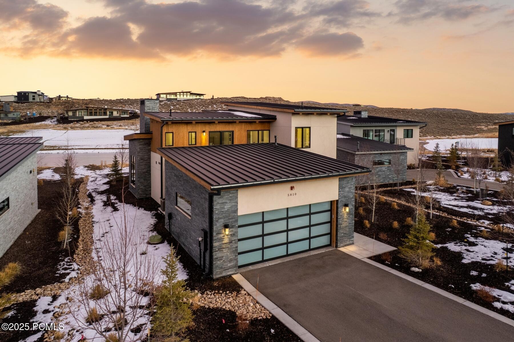 Park City, Utah 84098, United States, 3 Bedrooms Bedrooms, ,4 BathroomsBathrooms,Residential,Active,254374