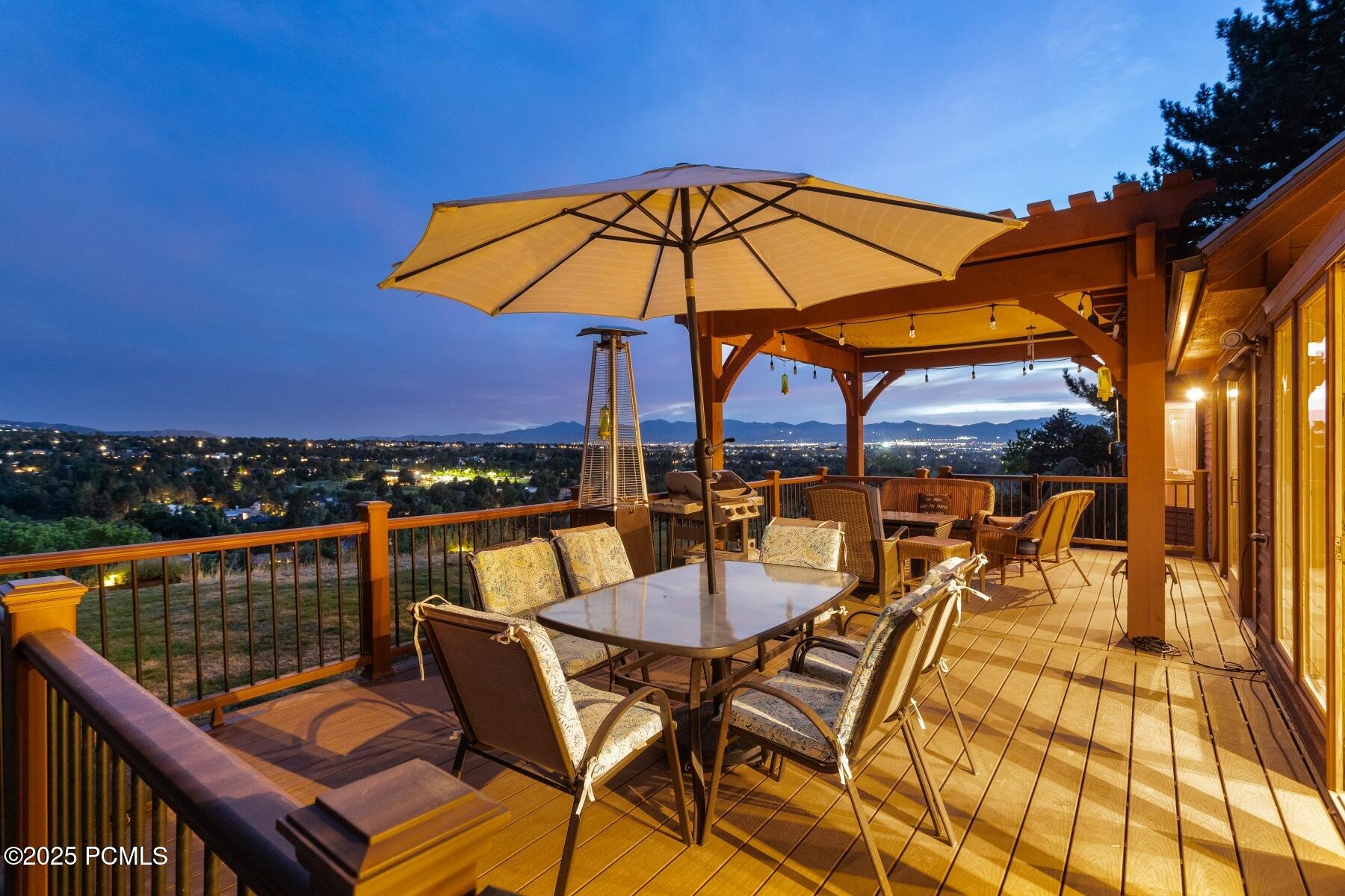 Cottonwood Heights, Utah 84093, United States, 5 Bedrooms Bedrooms, ,4 BathroomsBathrooms,Residential,Active,181107