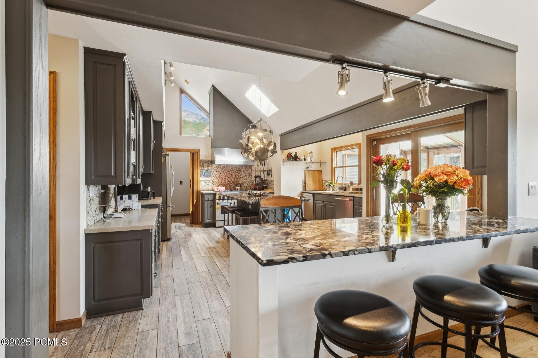 Cottonwood Heights, Utah 84093, United States, 5 Bedrooms Bedrooms, ,4 BathroomsBathrooms,Residential,Active,181107