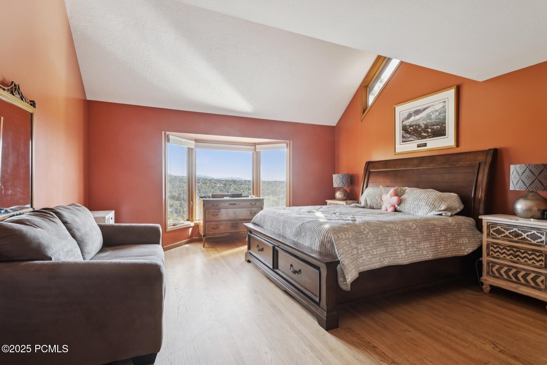 Cottonwood Heights, Utah 84093, United States, 5 Bedrooms Bedrooms, ,4 BathroomsBathrooms,Residential,Active,181107