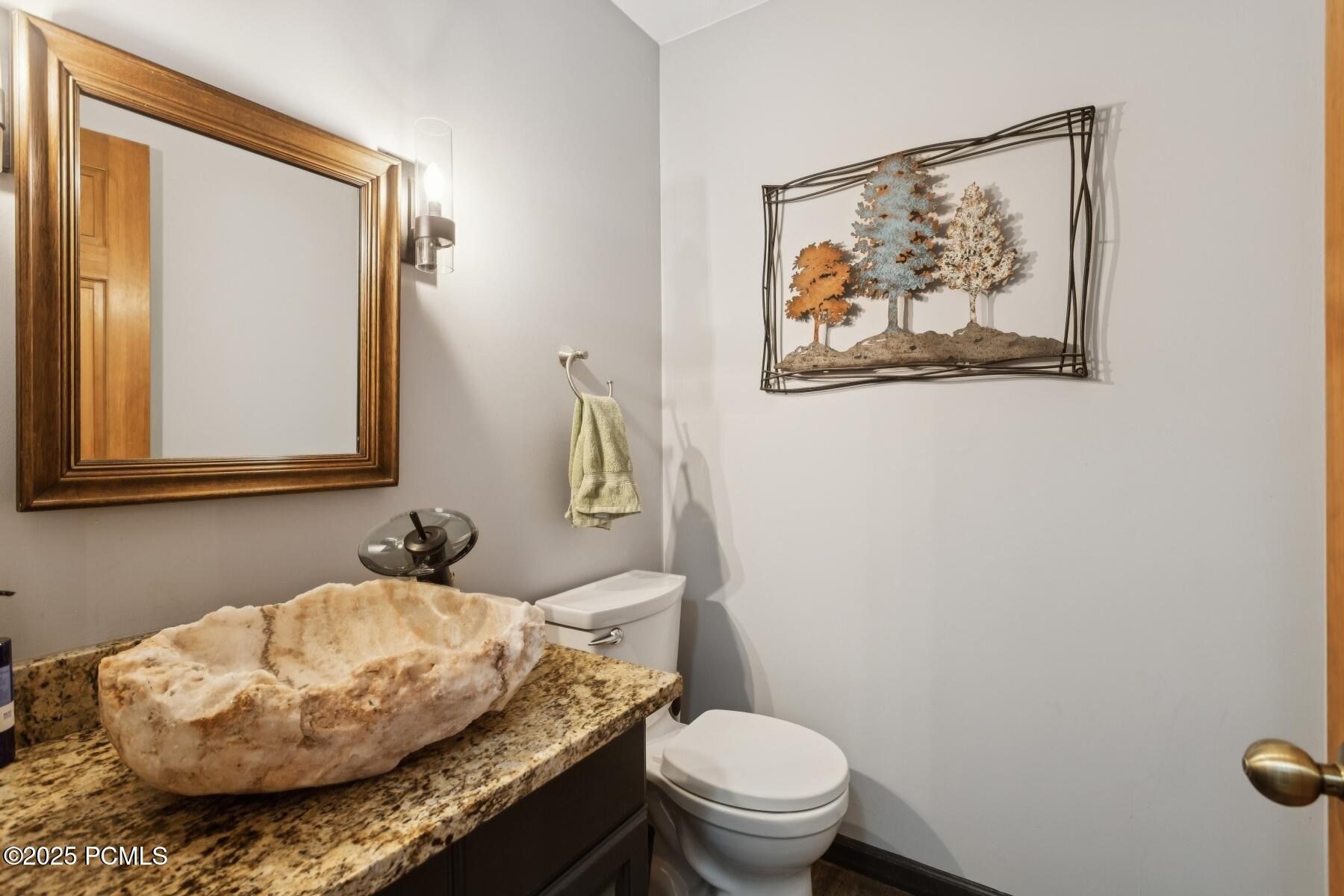 Cottonwood Heights, Utah 84093, United States, 5 Bedrooms Bedrooms, ,4 BathroomsBathrooms,Residential,Active,181107