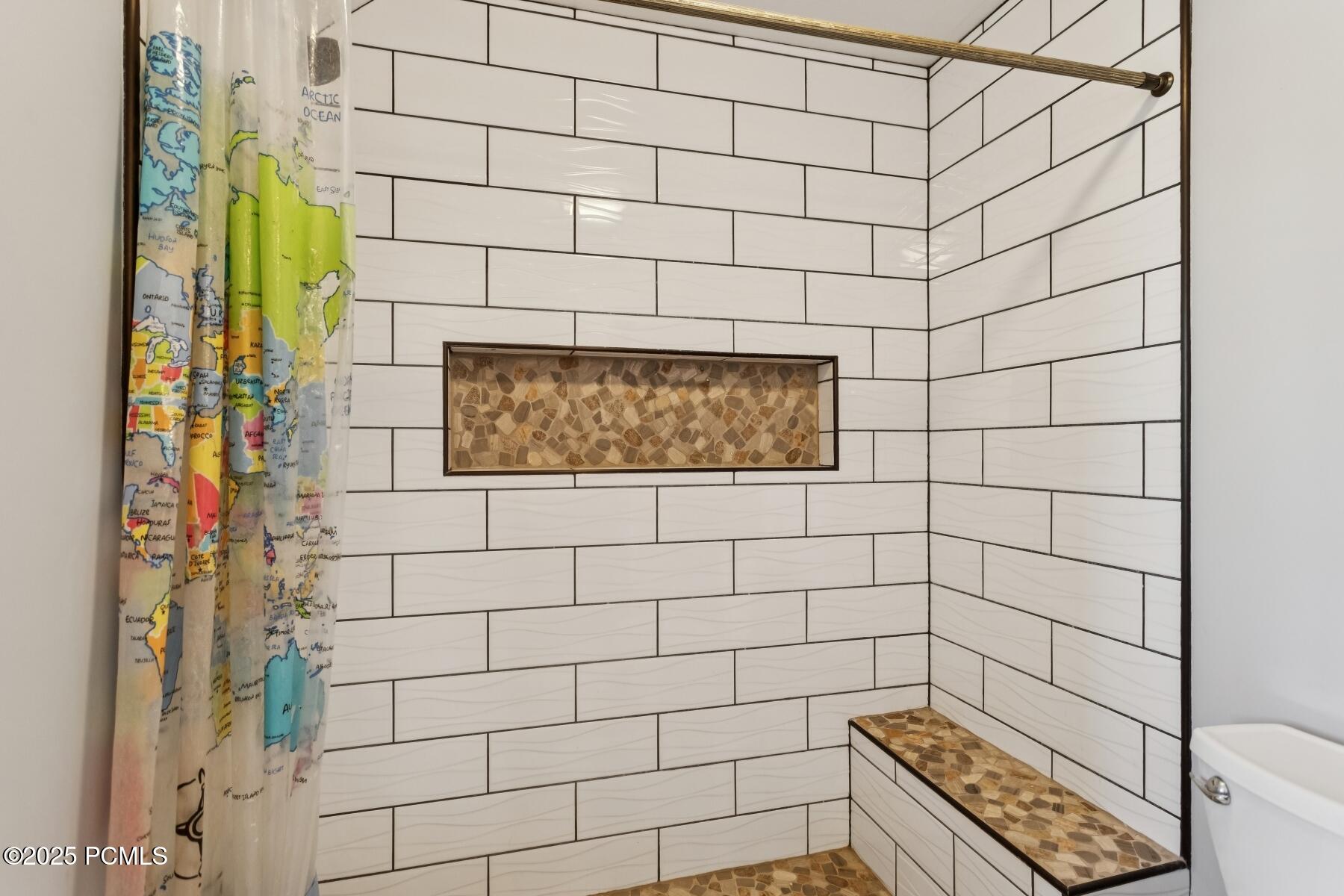 Cottonwood Heights, Utah 84093, United States, 5 Bedrooms Bedrooms, ,4 BathroomsBathrooms,Residential,Active,181107