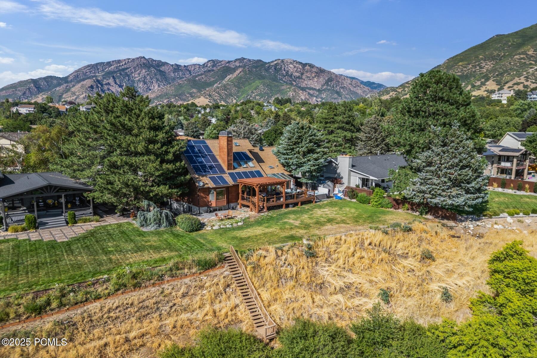 Cottonwood Heights, Utah 84093, United States, 5 Bedrooms Bedrooms, ,4 BathroomsBathrooms,Residential,Active,181107