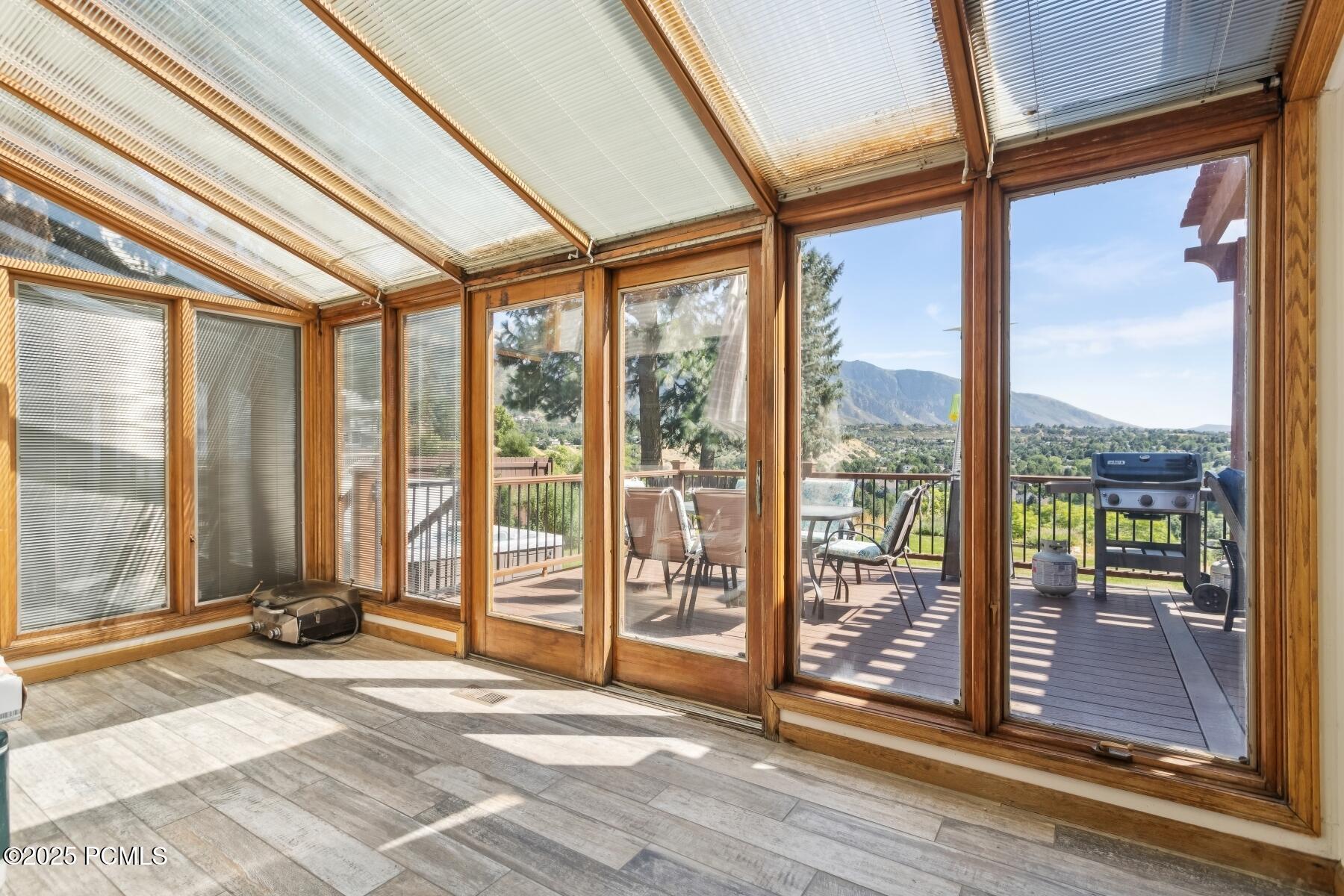 Cottonwood Heights, Utah 84093, United States, 5 Bedrooms Bedrooms, ,4 BathroomsBathrooms,Residential,Active,181107