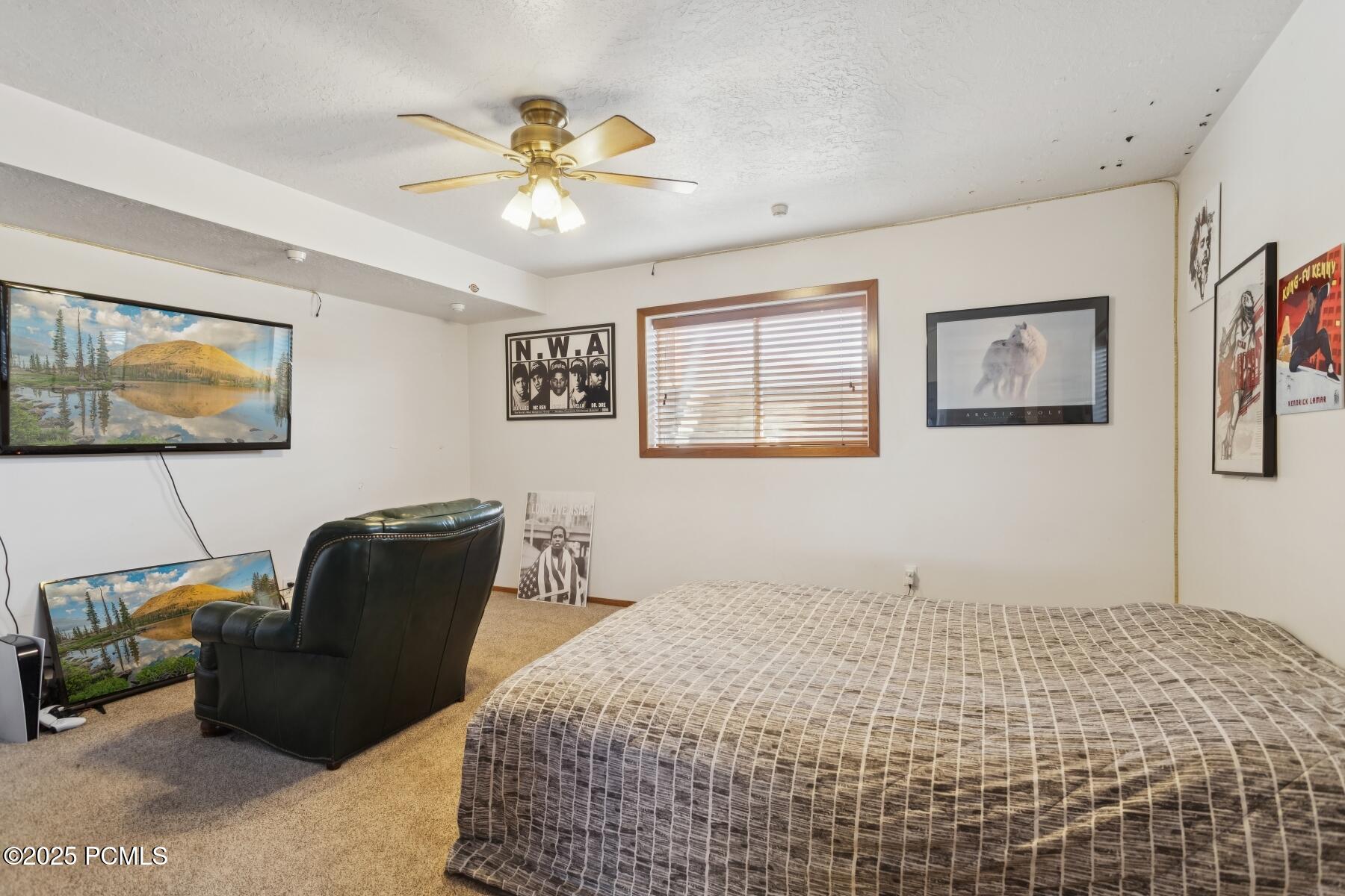 Cottonwood Heights, Utah 84093, United States, 5 Bedrooms Bedrooms, ,4 BathroomsBathrooms,Residential,Active,181107