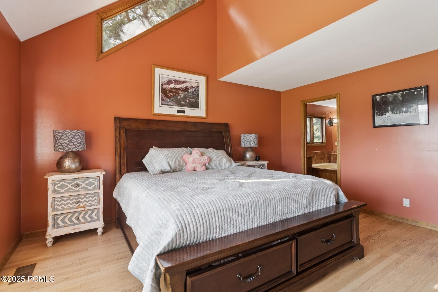 Cottonwood Heights, Utah 84093, United States, 5 Bedrooms Bedrooms, ,4 BathroomsBathrooms,Residential,Active,181107