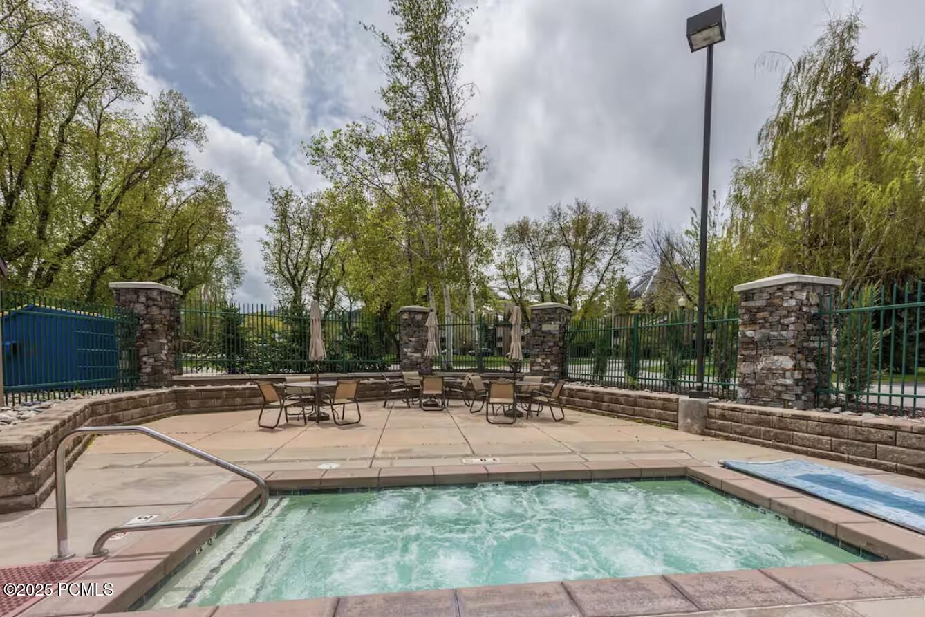Park City, Utah 84060, United States, 2 Bedrooms Bedrooms, ,3 BathroomsBathrooms,Residential,Active,107642