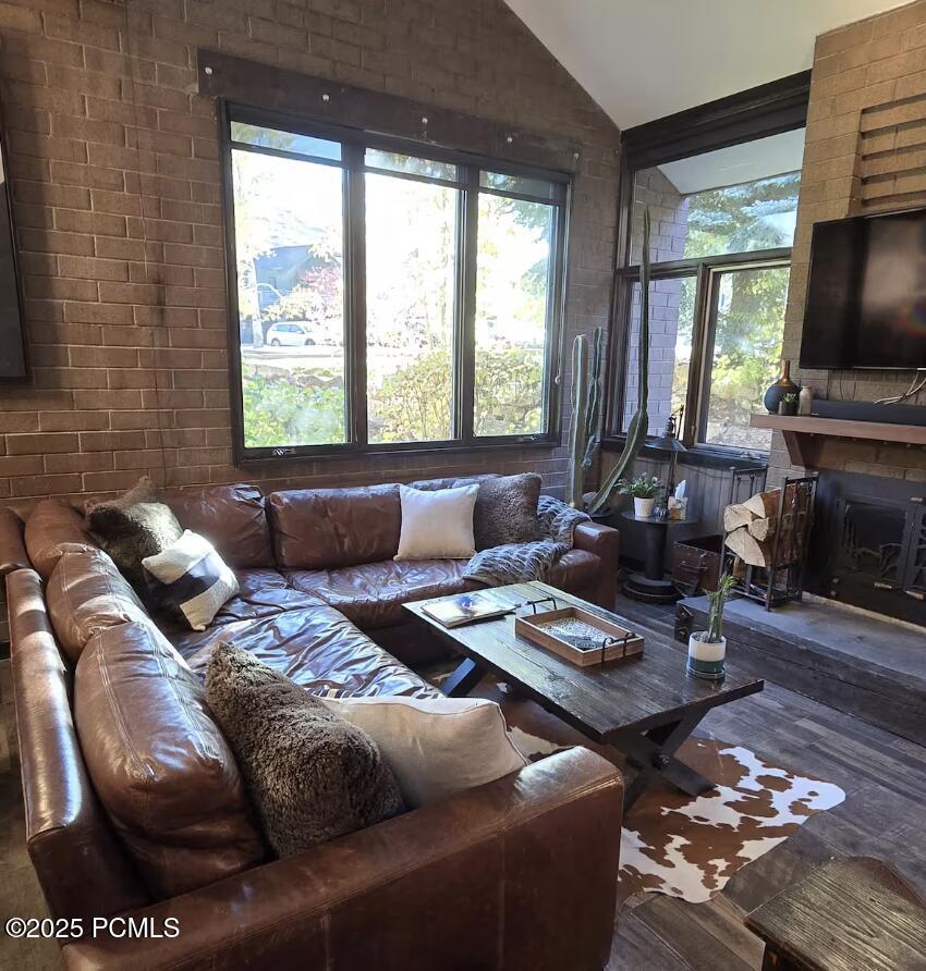 Park City, Utah 84060, United States, 2 Bedrooms Bedrooms, ,3 BathroomsBathrooms,Residential,Active,107642