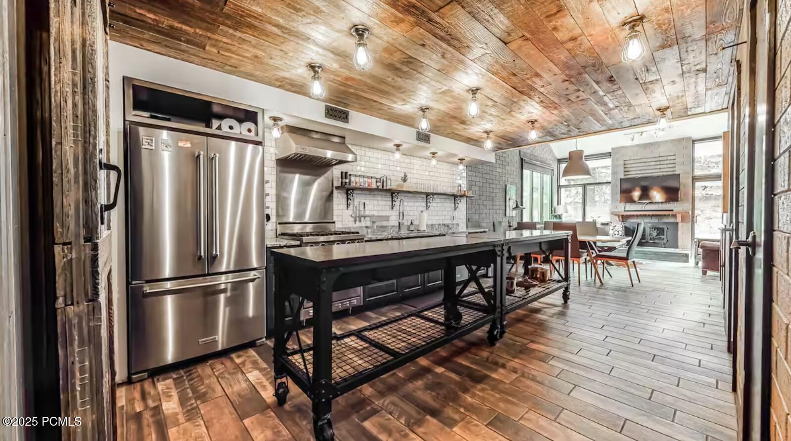 Park City, Utah 84060, United States, 2 Bedrooms Bedrooms, ,3 BathroomsBathrooms,Residential,Active,107642