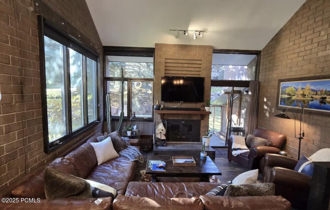 Park City, Utah 84060, United States, 2 Bedrooms Bedrooms, ,3 BathroomsBathrooms,Residential,Active,107642