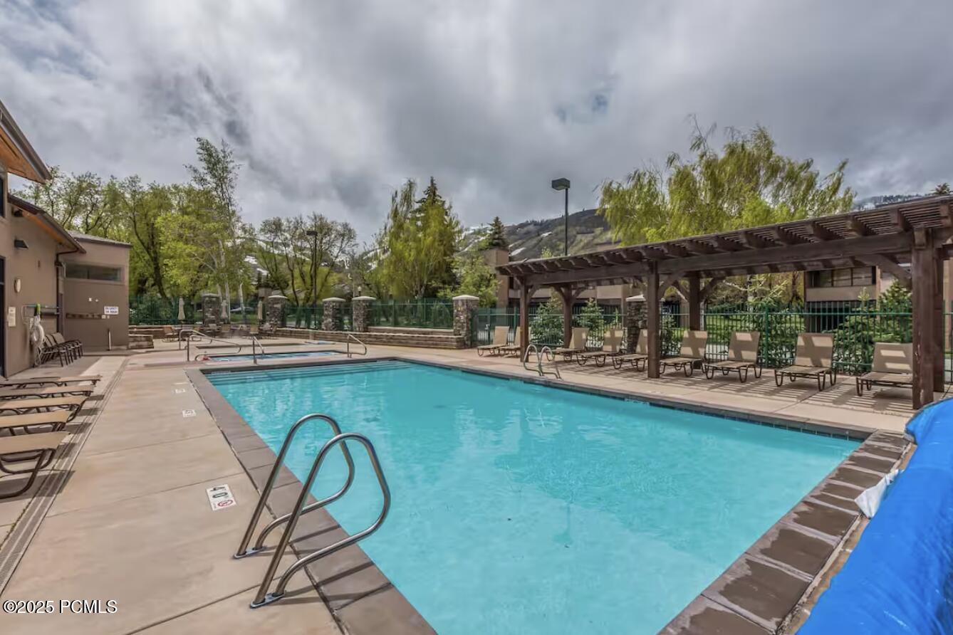 Park City, Utah 84060, United States, 2 Bedrooms Bedrooms, ,3 BathroomsBathrooms,Residential,Active,107642
