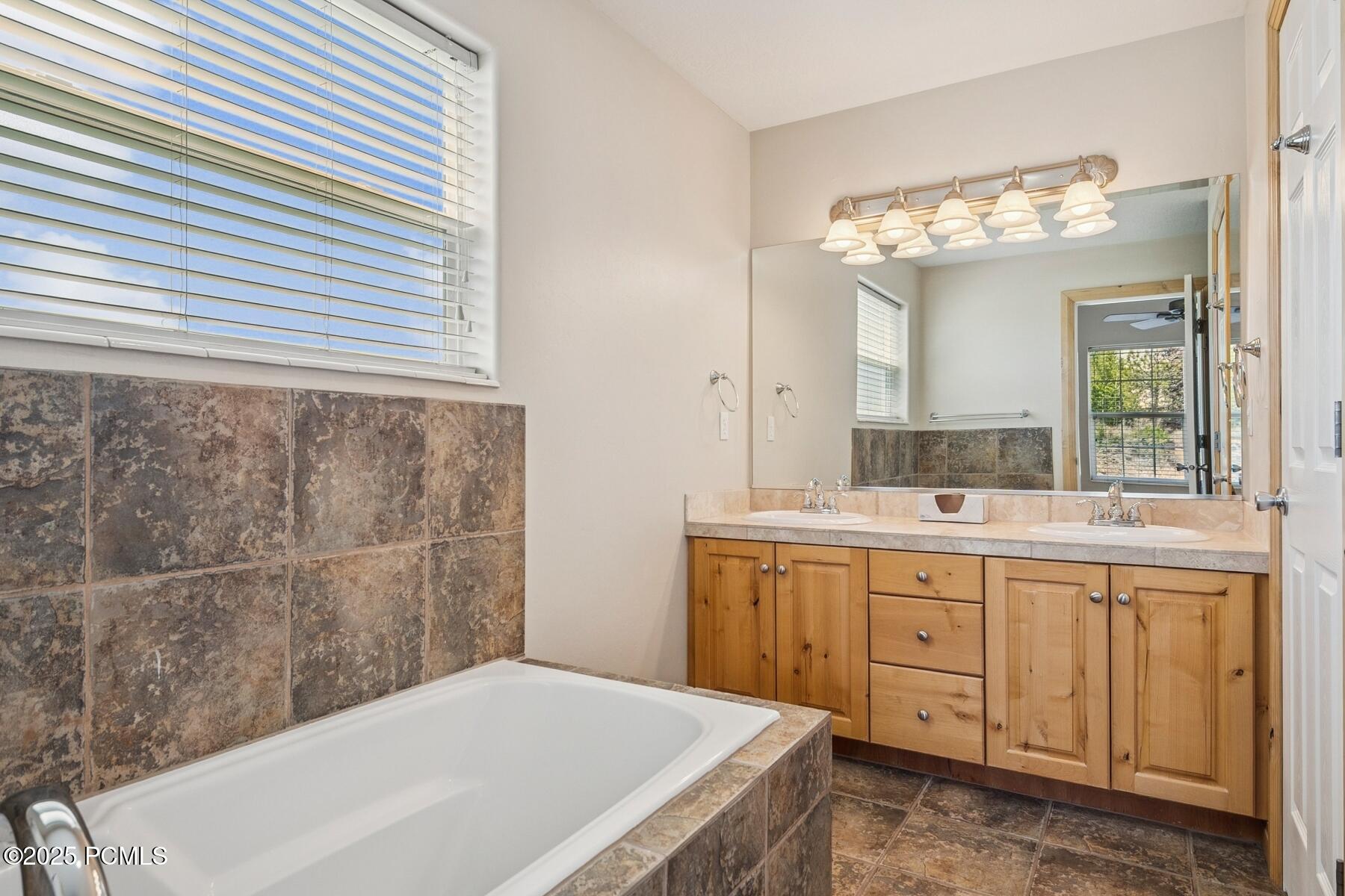 Heber City, Utah 84032, United States, 6 Bedrooms Bedrooms, ,4 BathroomsBathrooms,Residential,Active,168075