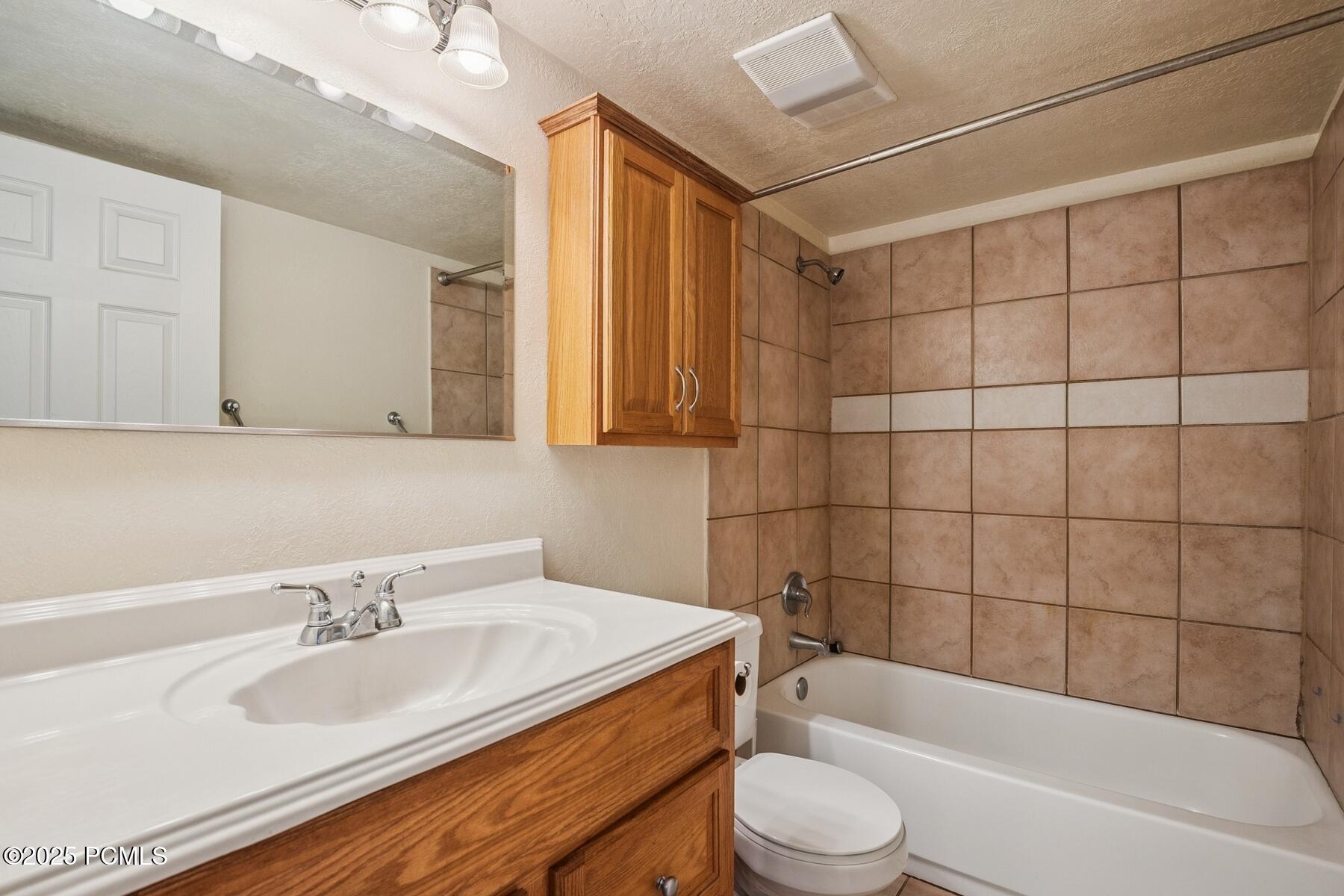 Heber City, Utah 84032, United States, 6 Bedrooms Bedrooms, ,4 BathroomsBathrooms,Residential,Active,168075