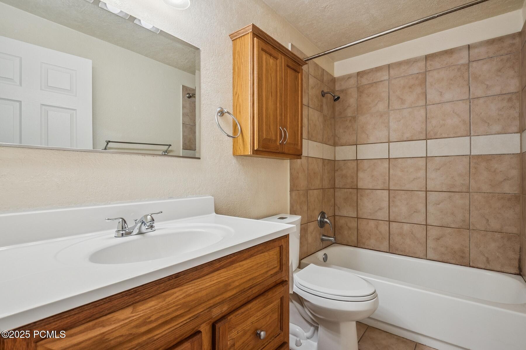 Heber City, Utah 84032, United States, 6 Bedrooms Bedrooms, ,4 BathroomsBathrooms,Residential,Active,168075