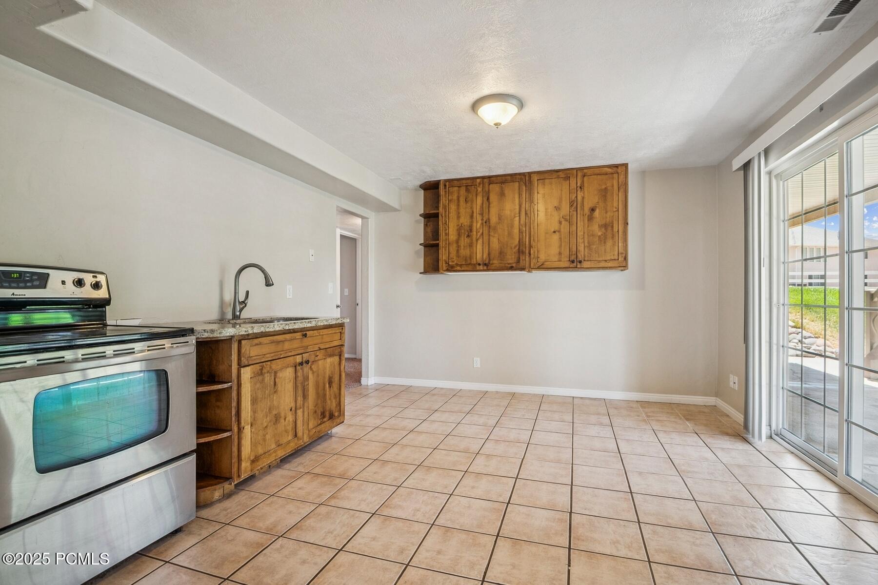 Heber City, Utah 84032, United States, 6 Bedrooms Bedrooms, ,4 BathroomsBathrooms,Residential,Active,168075