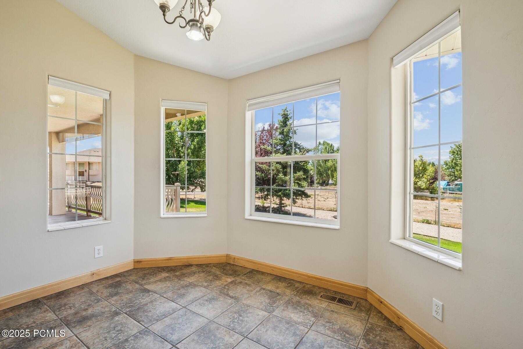 Heber City, Utah 84032, United States, 6 Bedrooms Bedrooms, ,4 BathroomsBathrooms,Residential,Active,168075